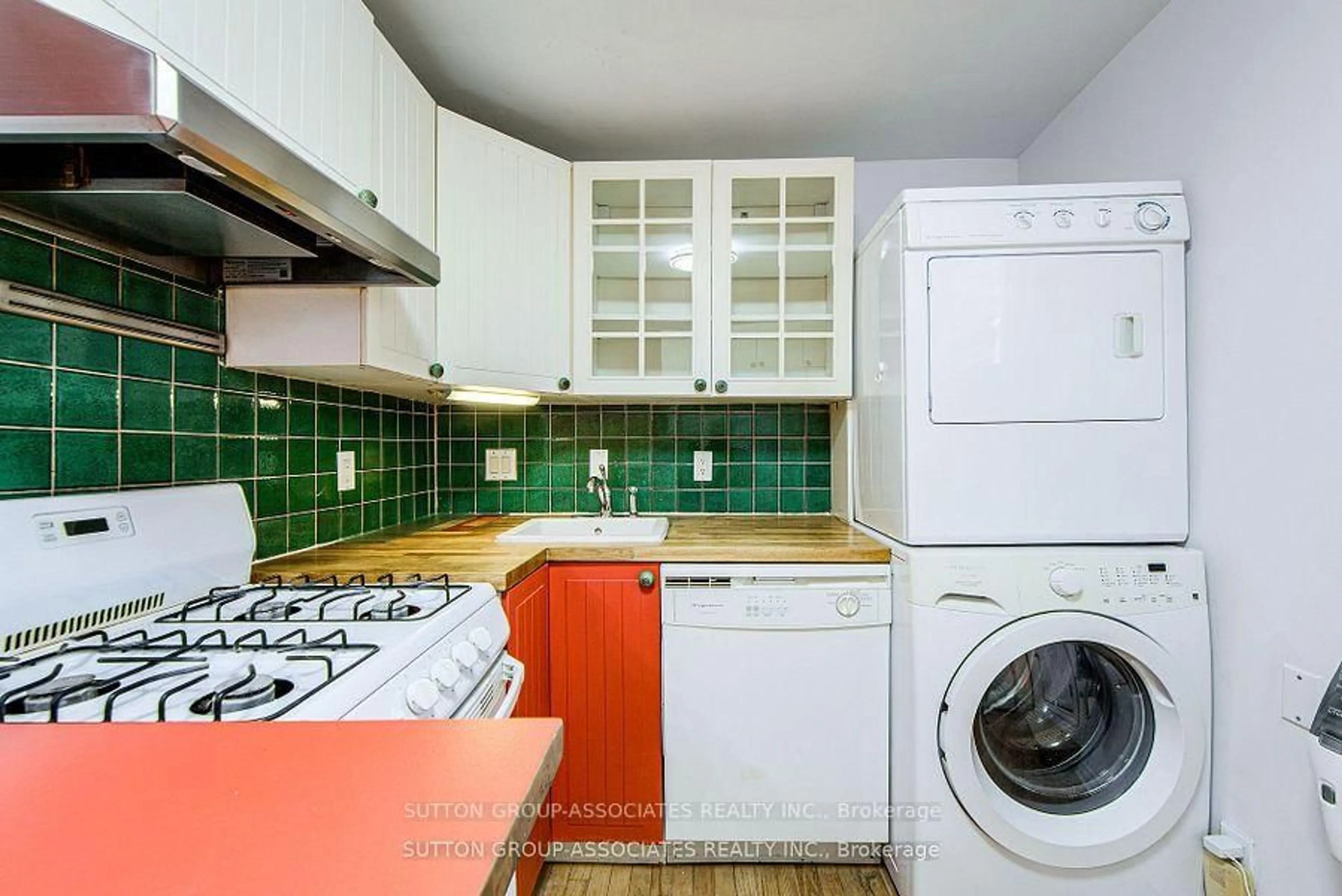 Standard kitchen, unknown for 50 Lappin Ave, Toronto Ontario M6H 1Y4