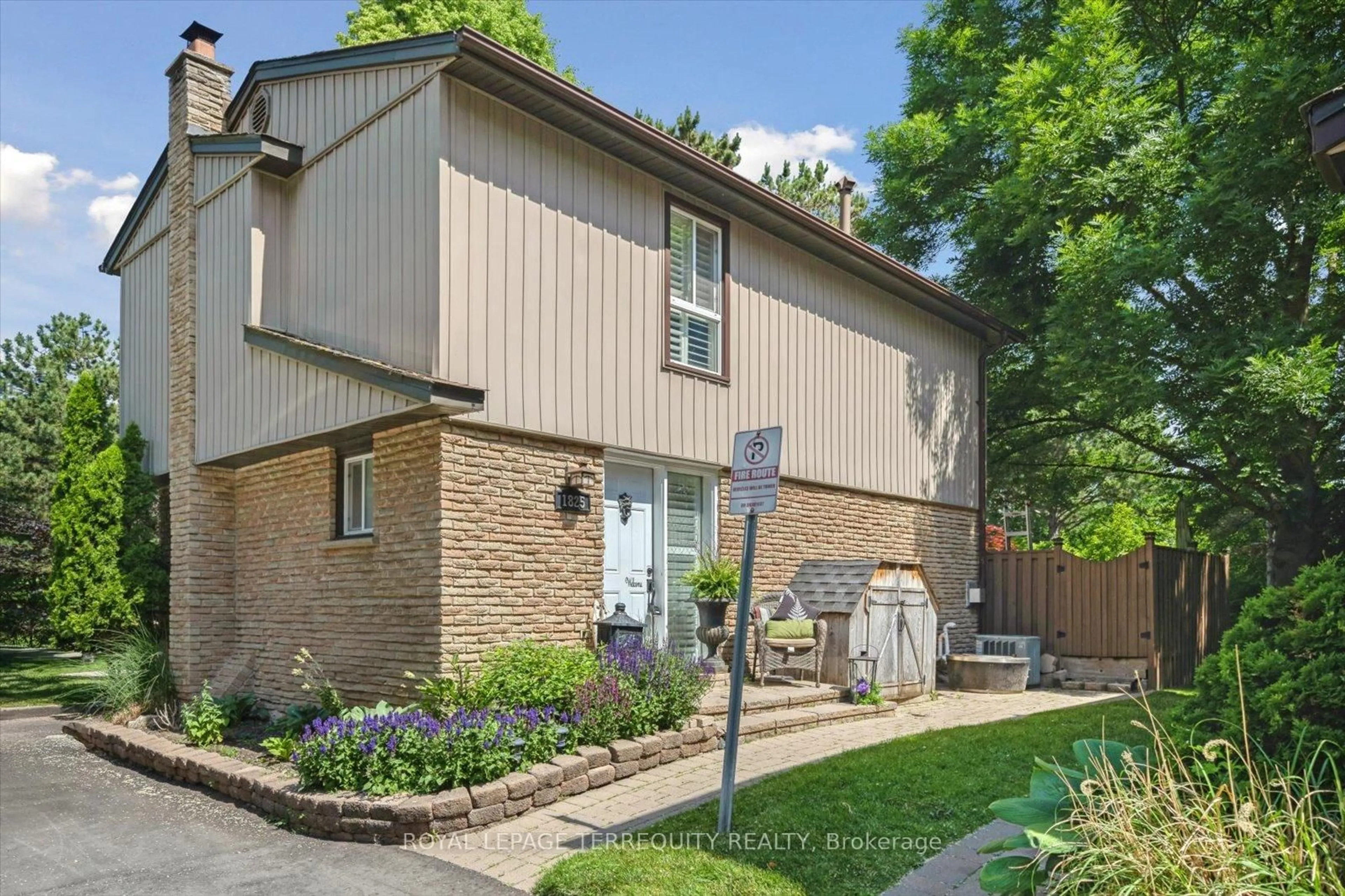 Unknown for 1825 Hyde Mill Cres, Mississauga Ontario L5N 0A7