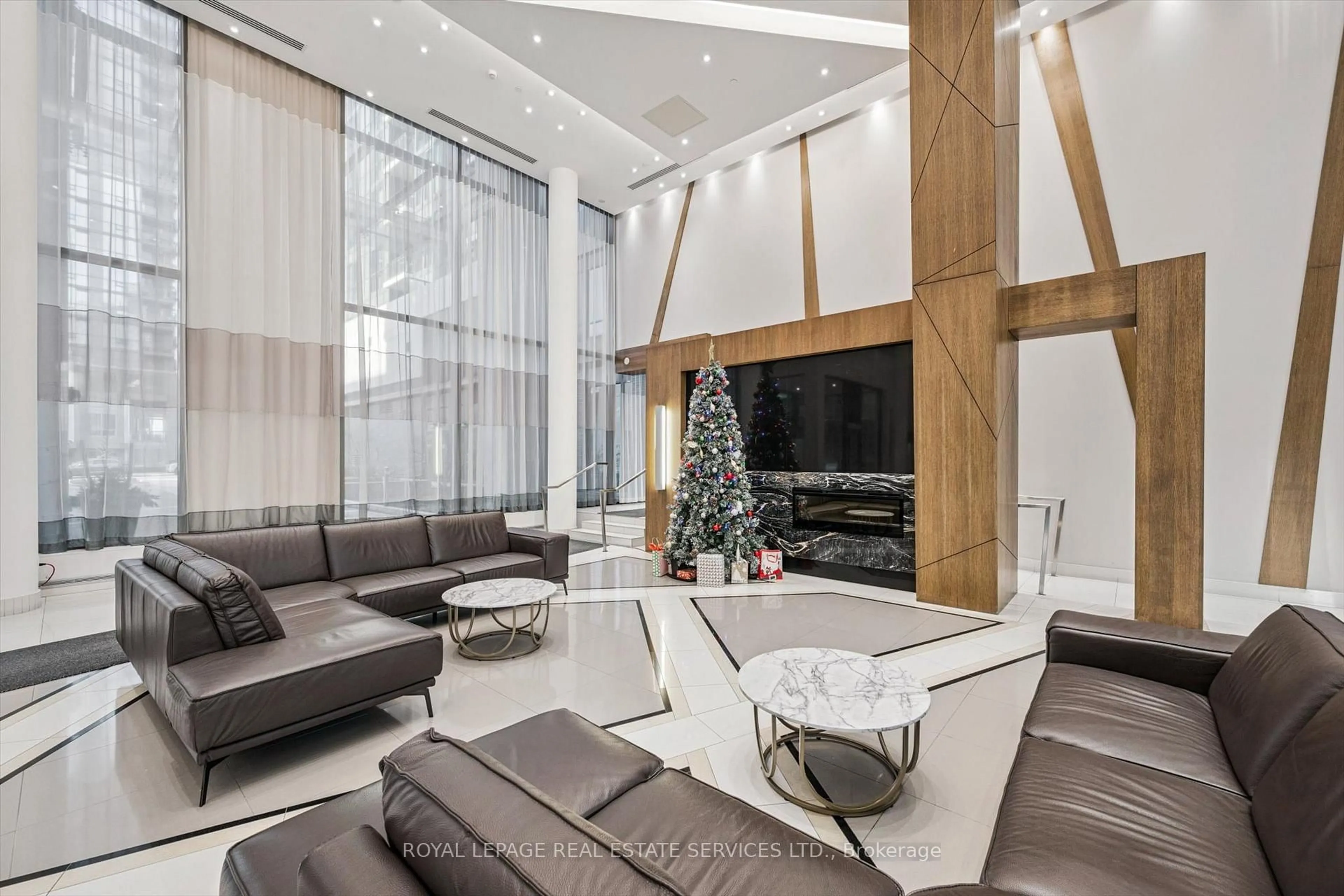 Lobby for 55 Eglinton Ave #1007, Mississauga Ontario L5R 0E4