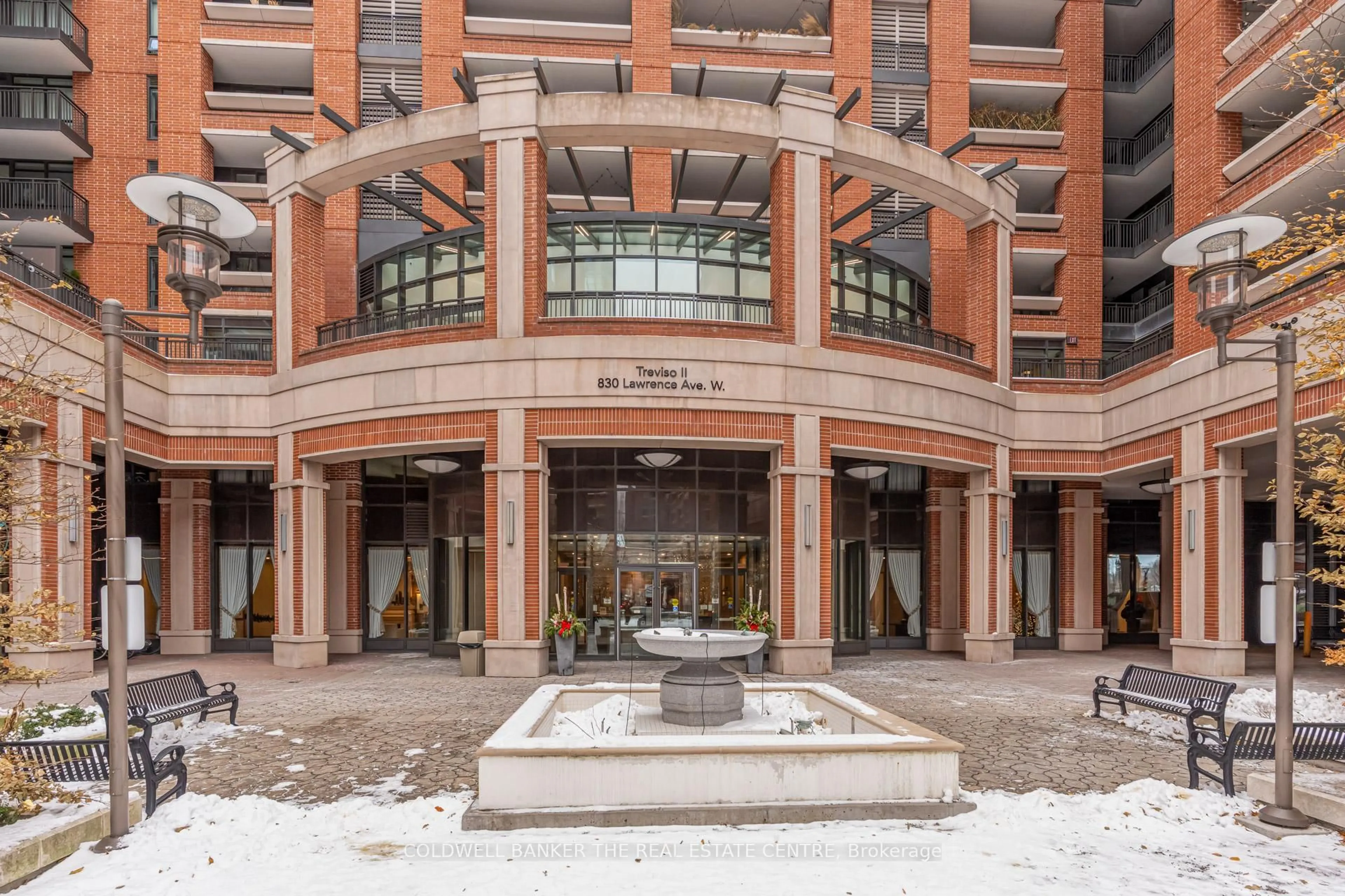 Indoor foyer for 830 Lawrence Ave #1209, Toronto Ontario M6A 1C3