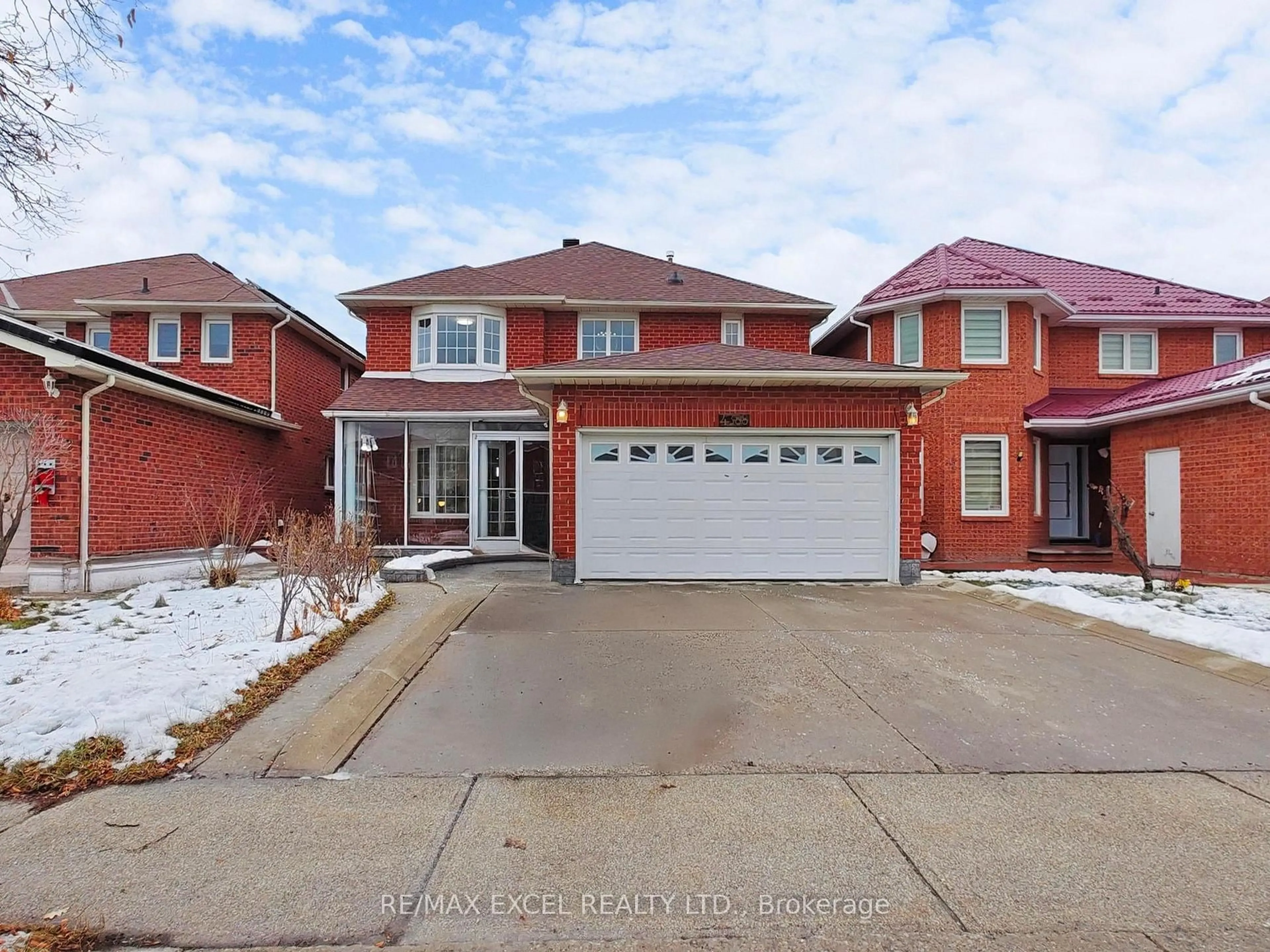 Home with brick exterior material, street for 4388 Guildwood Way, Mississauga Ontario L5R 2A4