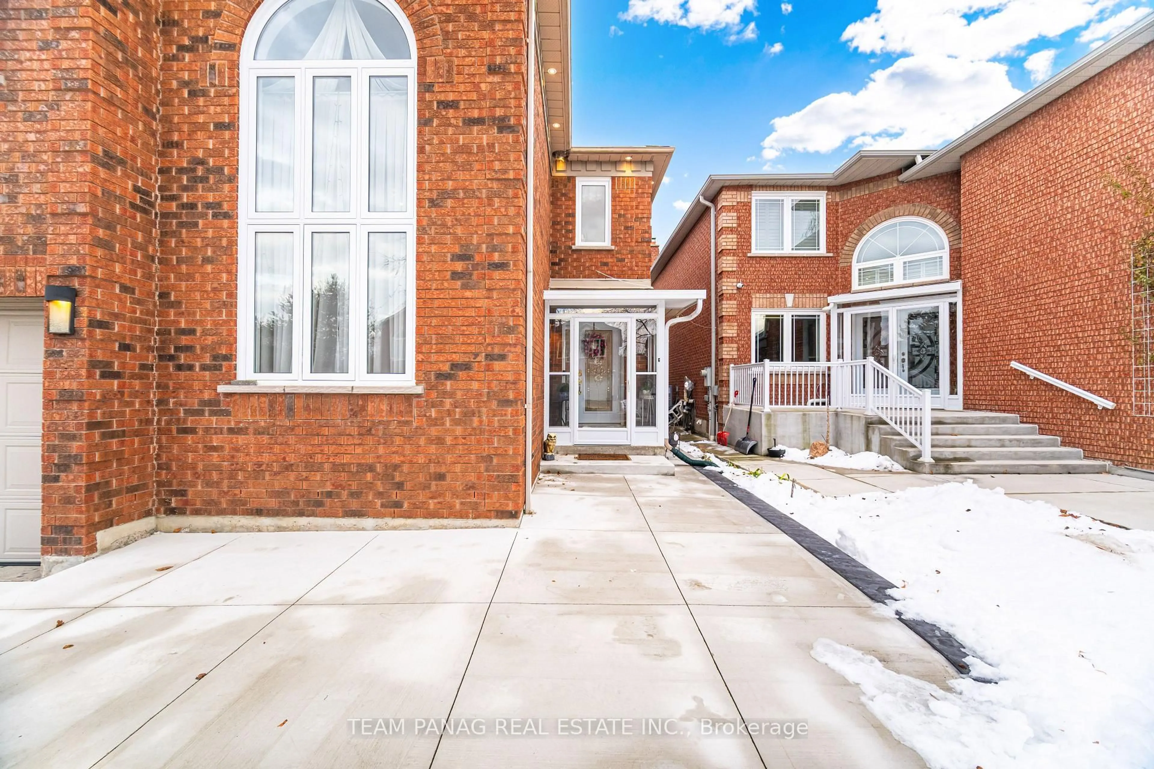 Home with brick exterior material, street for 5936 Aquarius Crt, Mississauga Ontario L5M 4Z6