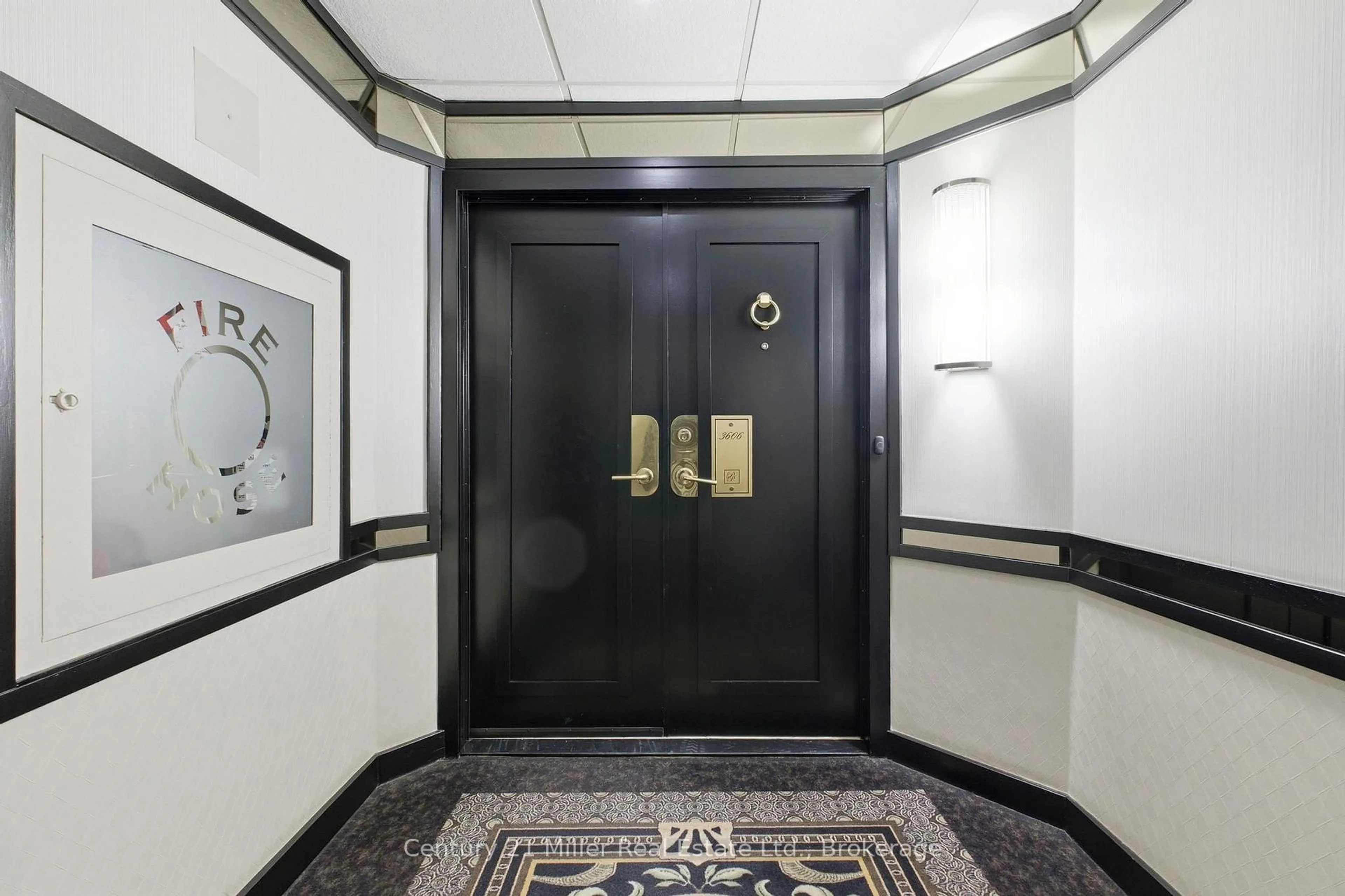 Indoor foyer for 2045 Lake Shore Blvd #3606, Toronto Ontario M8V 2Z6