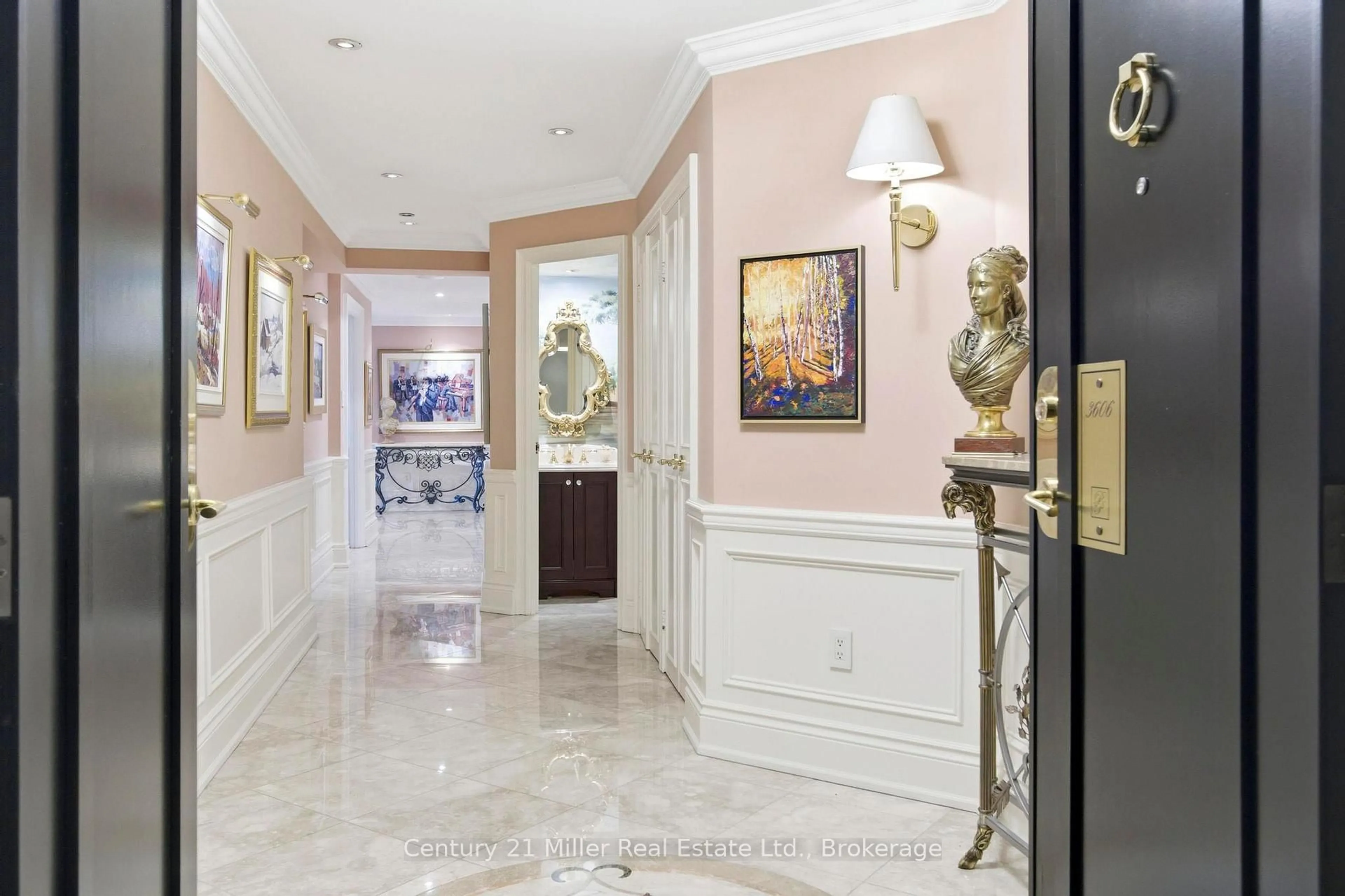 Indoor foyer for 2045 Lake Shore Blvd #3606, Toronto Ontario M8V 2Z6