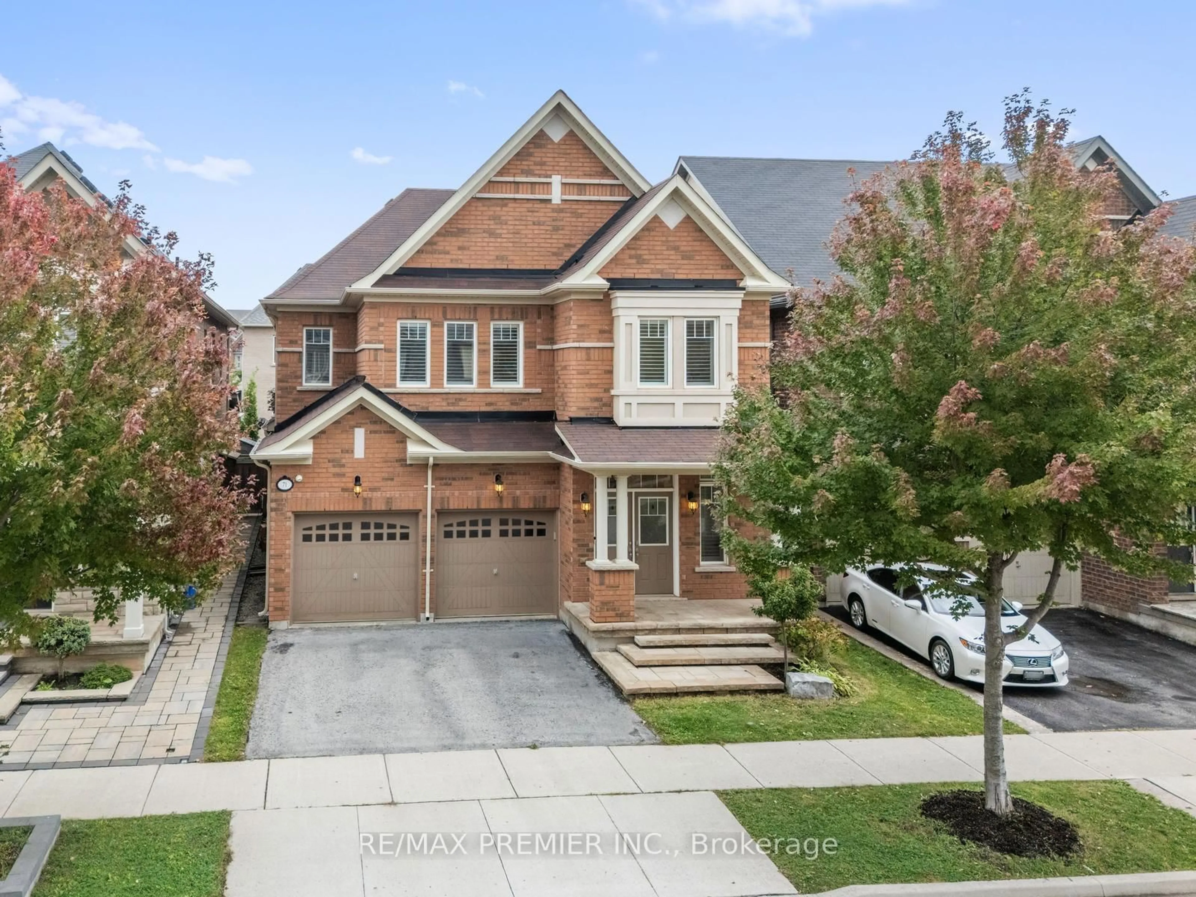 Home with brick exterior material, street for 71 Hoey Cres, Oakville Ontario L6M 0W4