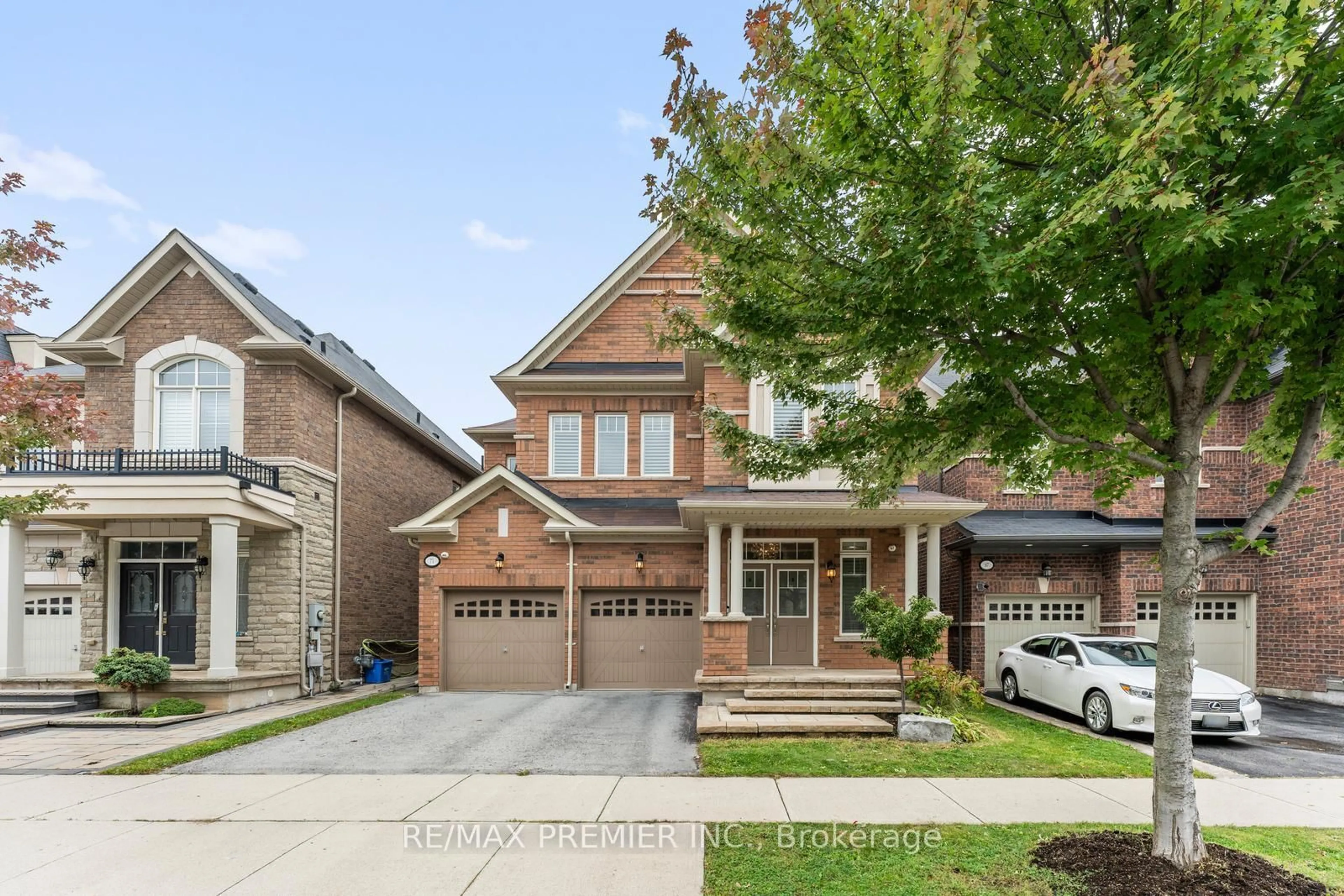 Home with brick exterior material, street for 71 Hoey Cres, Oakville Ontario L6M 0W4