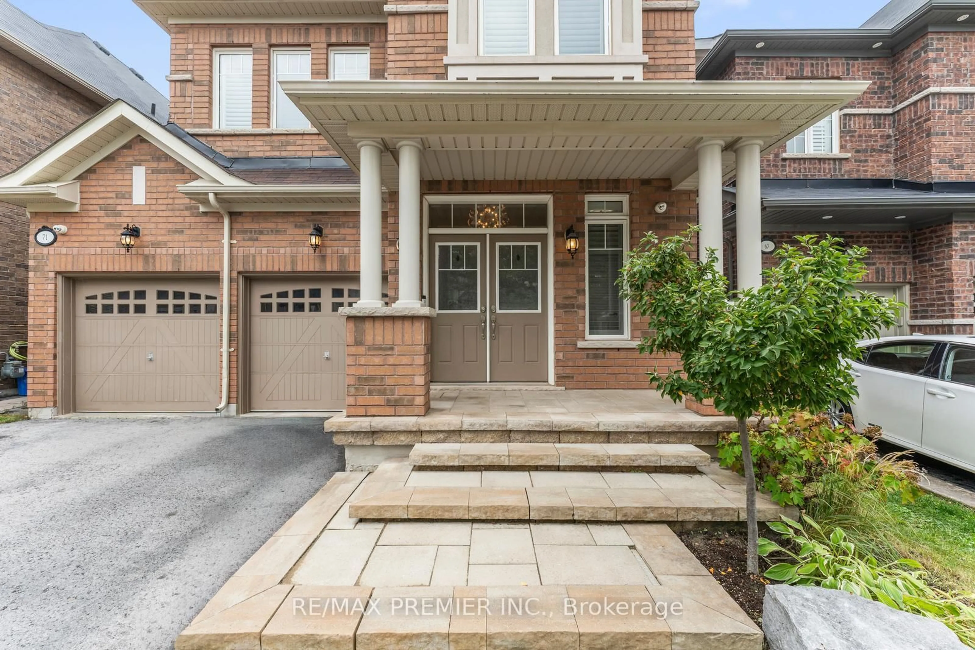 Home with brick exterior material, street for 71 Hoey Cres, Oakville Ontario L6M 0W4