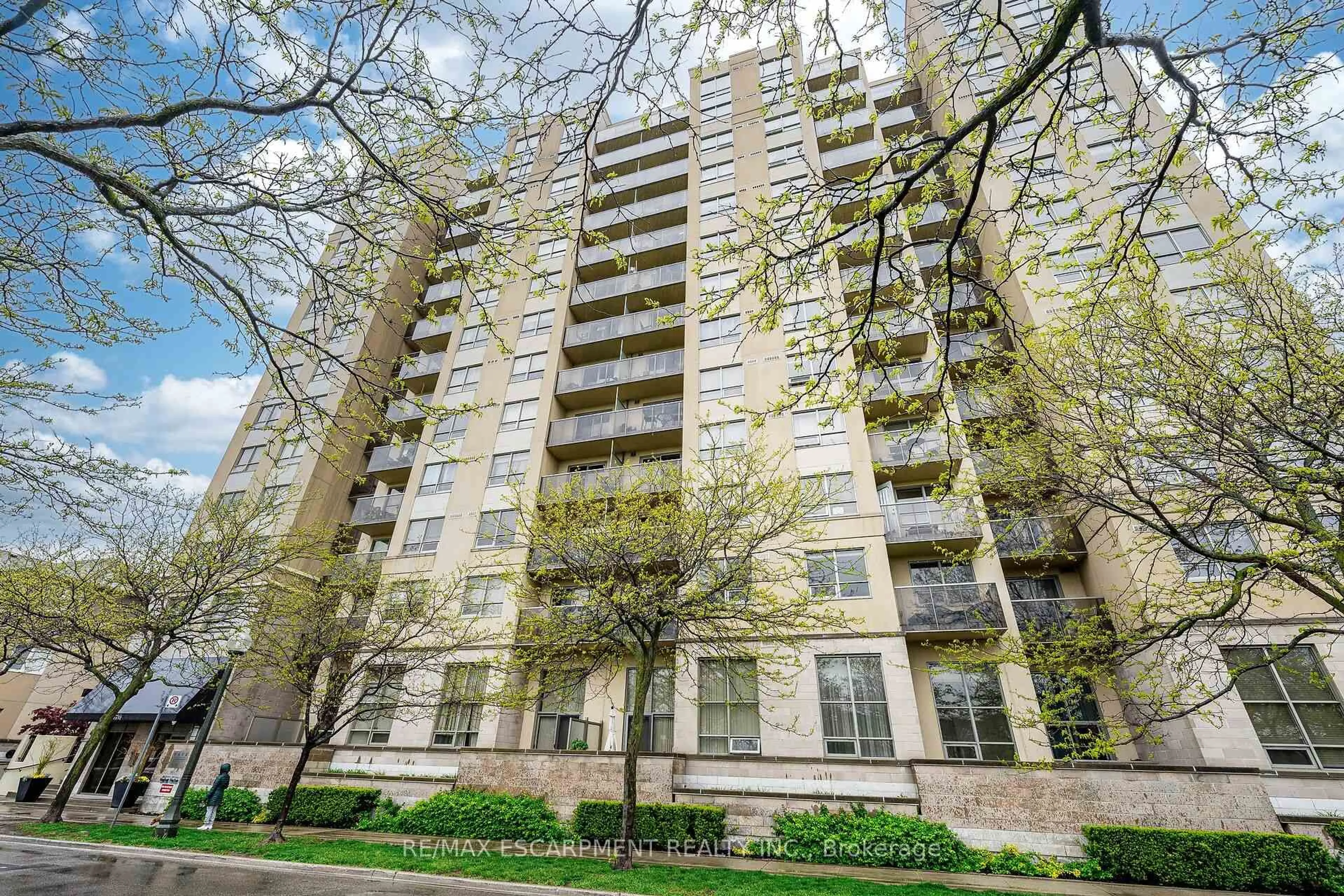 Unknown for 4 Elsinore Path #402, Toronto Ontario M8V 4G7