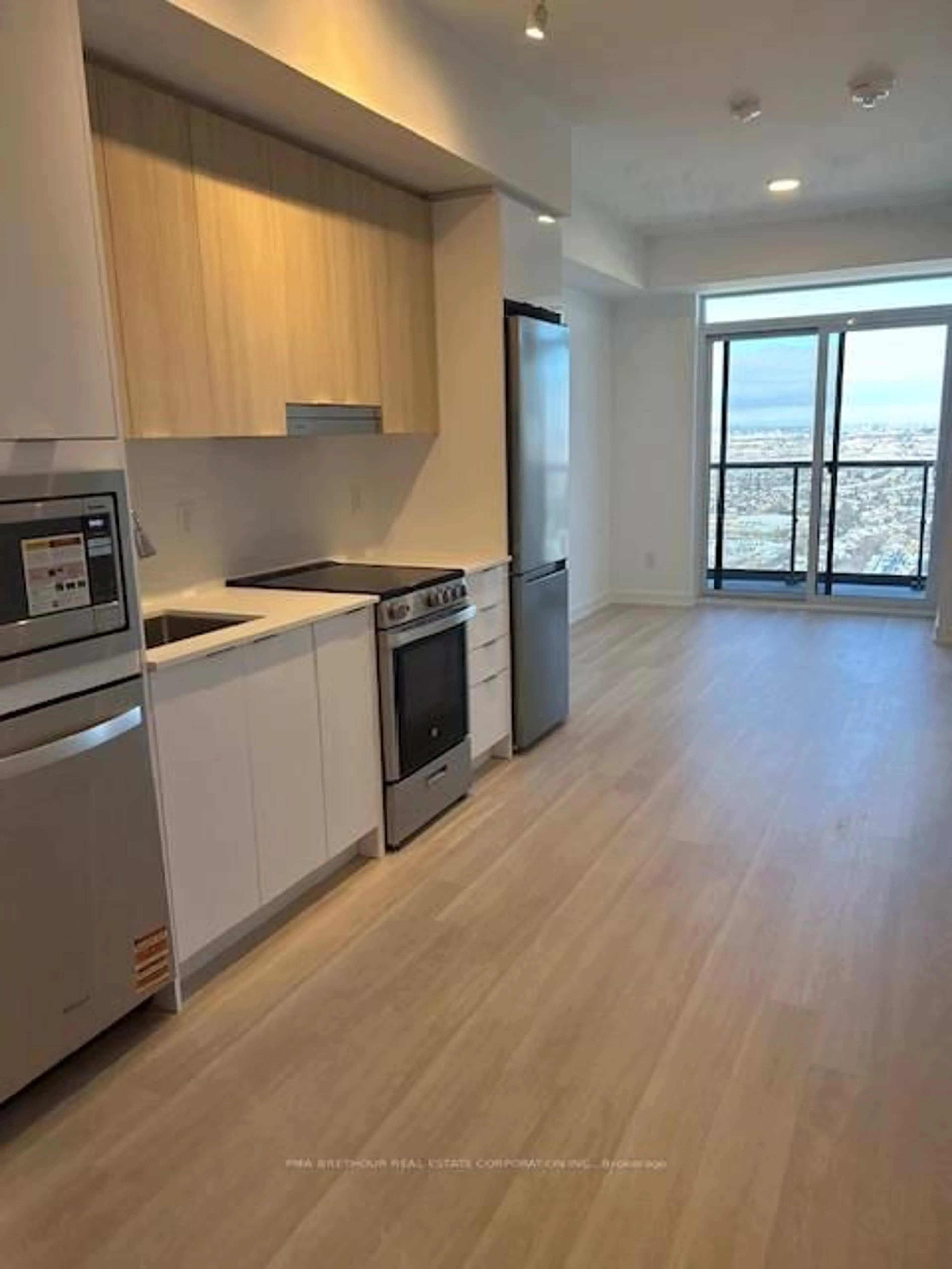 Standard kitchen, unknown for 5105 Hurontario St #2201, Mississauga Ontario L4Z 0C9