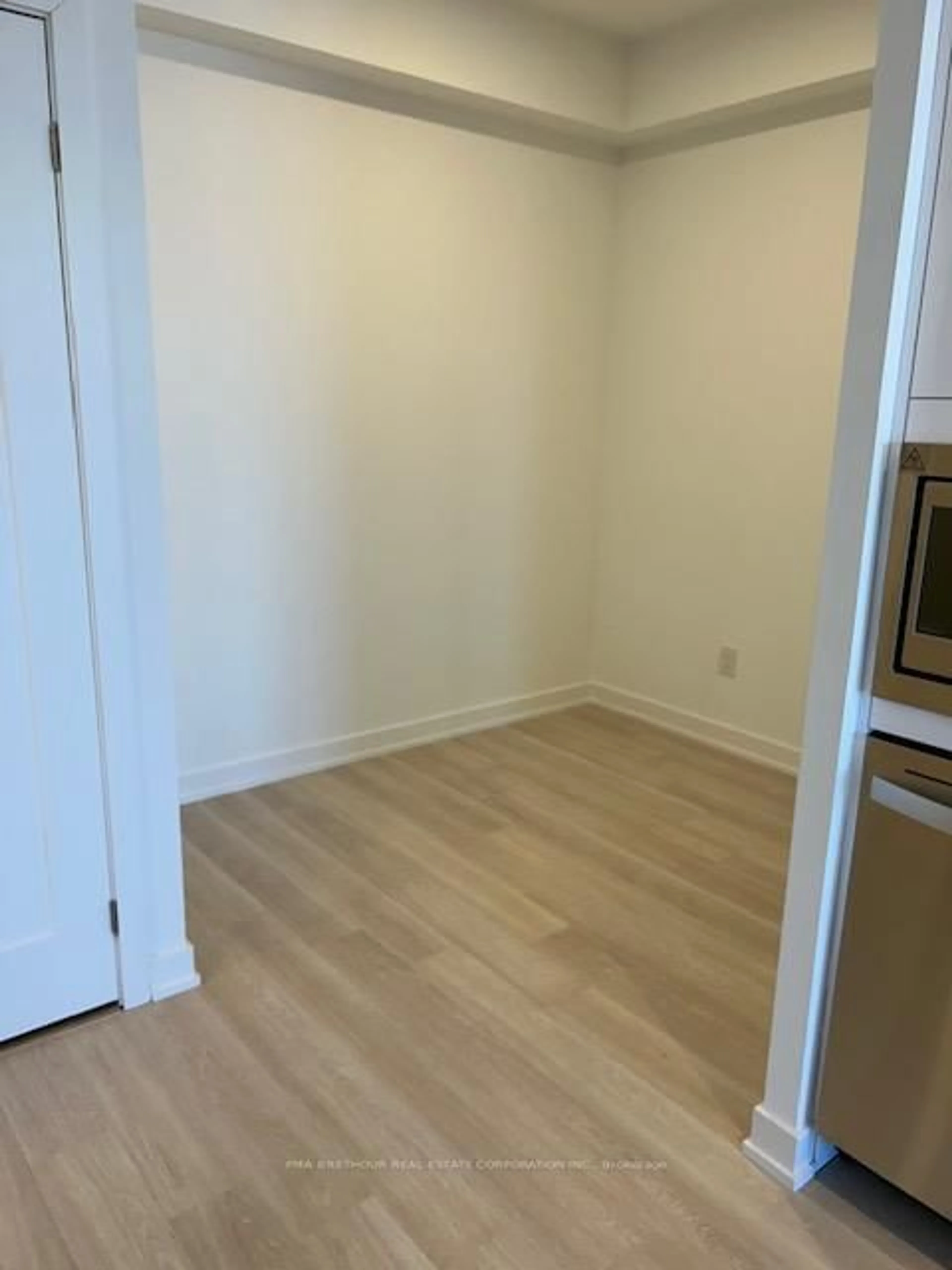 A pic of a room for 5105 Hurontario St #2201, Mississauga Ontario L4Z 0C9