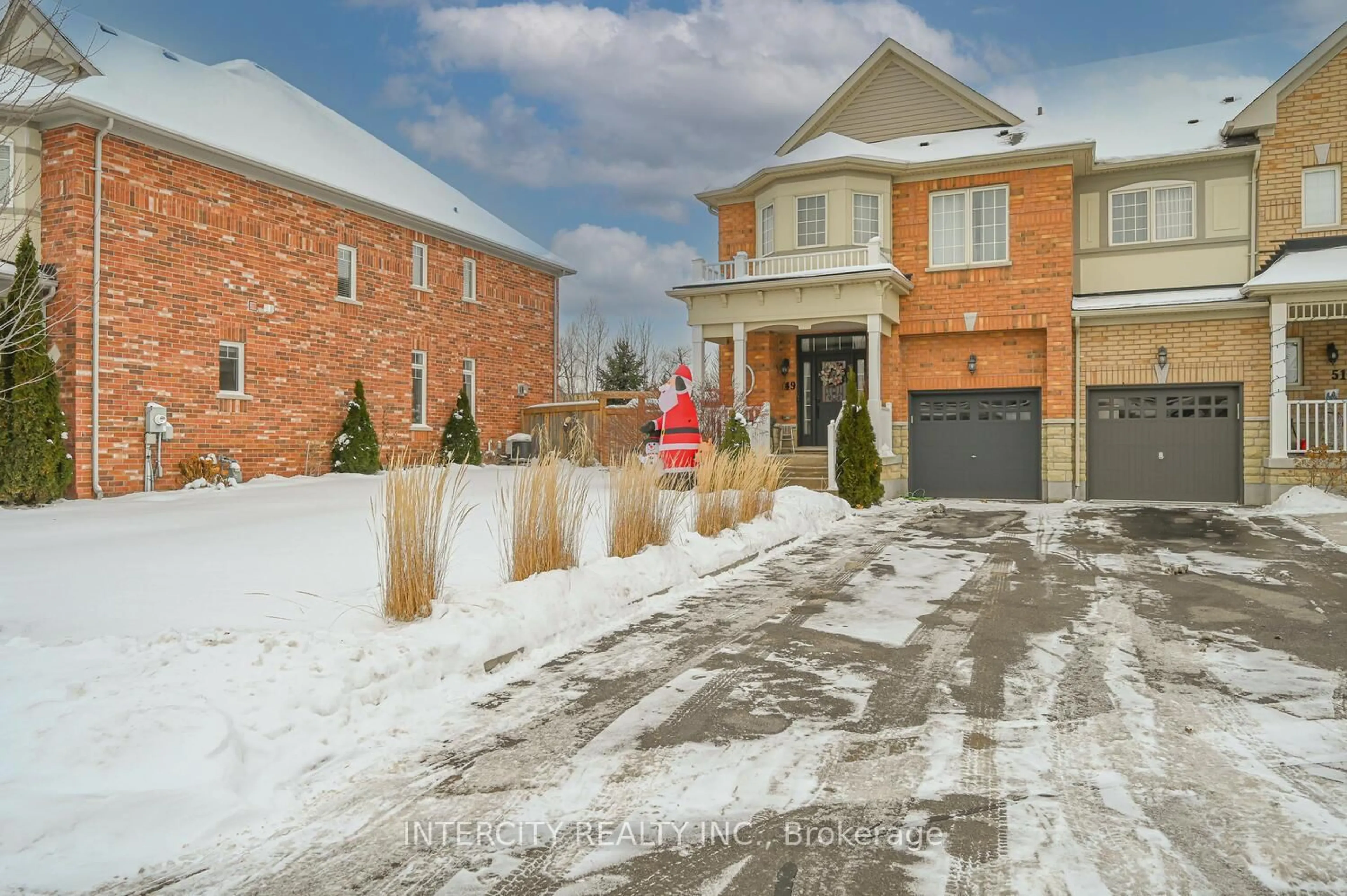 Home with brick exterior material, street for 49 McCardy Crt, Caledon Ontario L7C 3W9