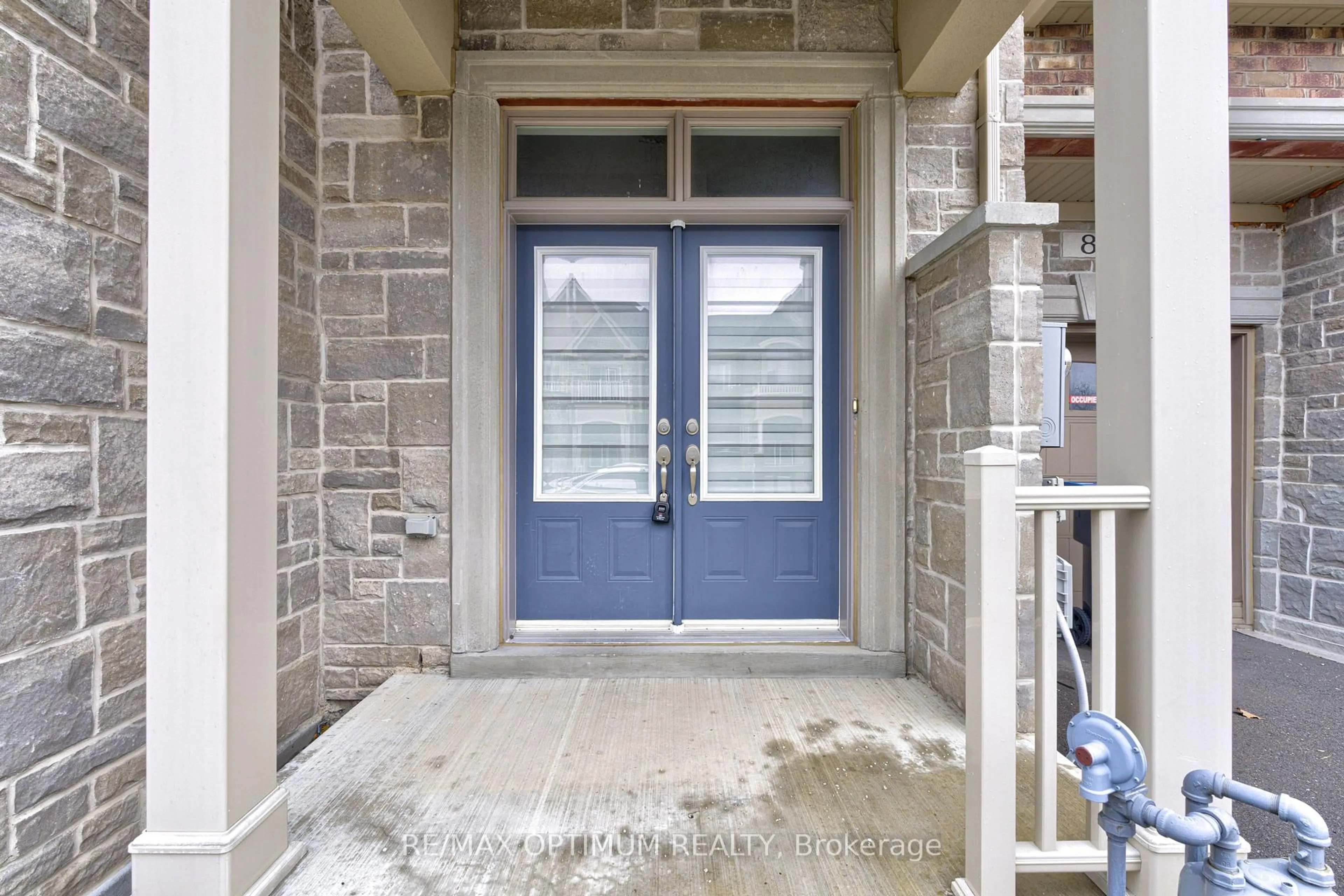 Indoor entryway for 8 Dalbeattie Dr, Brampton Ontario L6Y 6H6