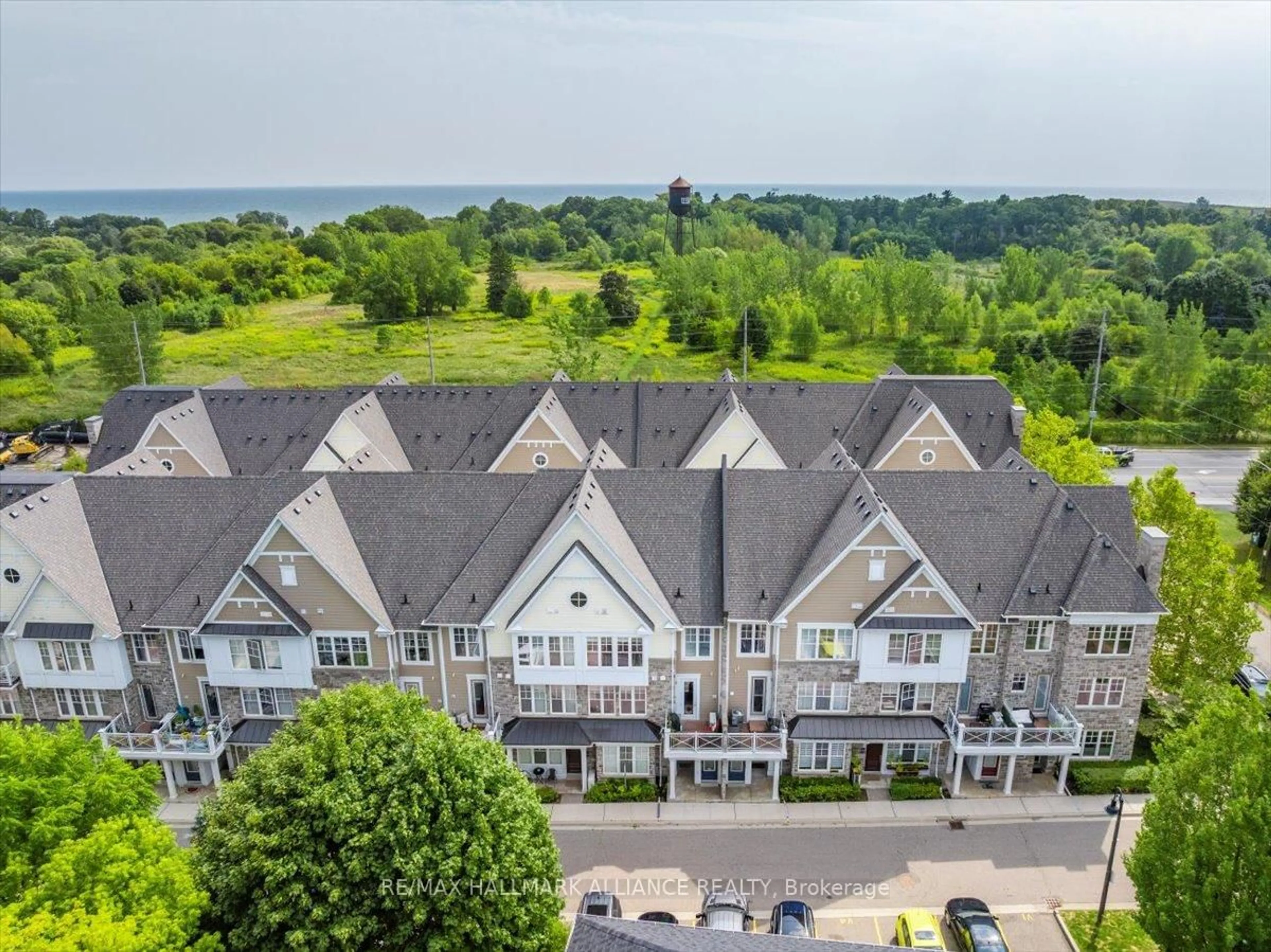 A pic from outside/outdoor area/front of a property/back of a property/a pic from drone, water/lake/river/ocean view for 1011 Deta Rd #701, Mississauga Ontario L5E 0A2