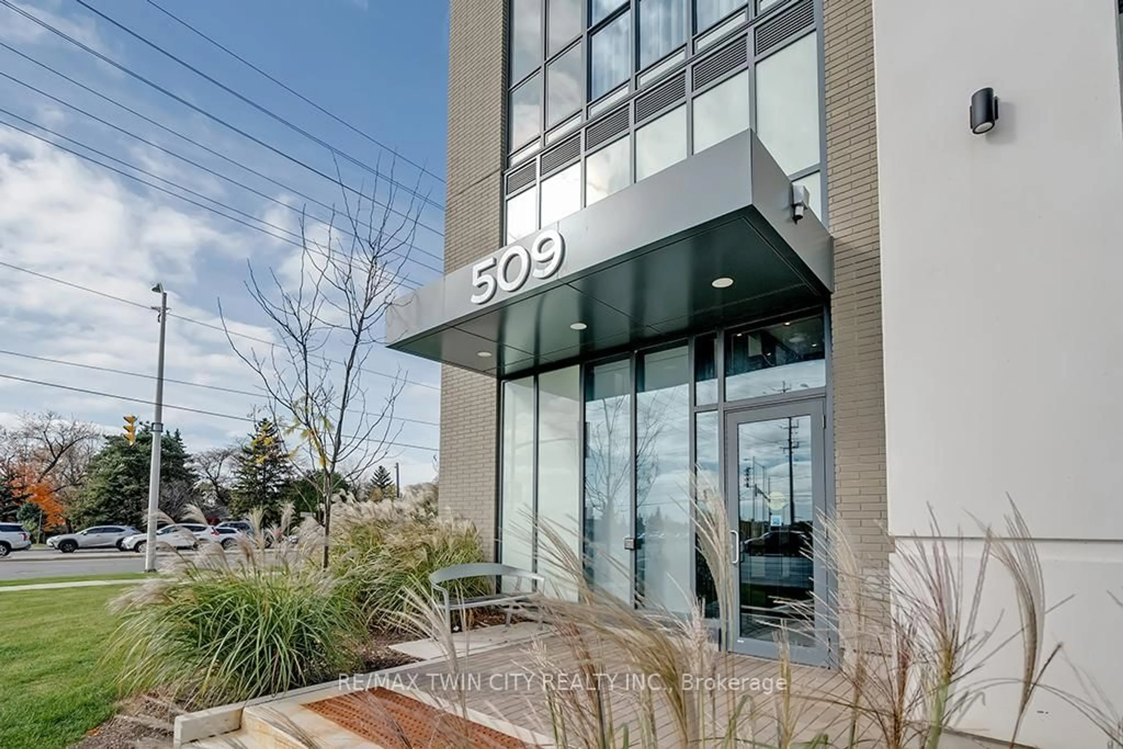 Unknown for 509 DUNDAS St ## 415, Oakville Ontario L6M 4M2