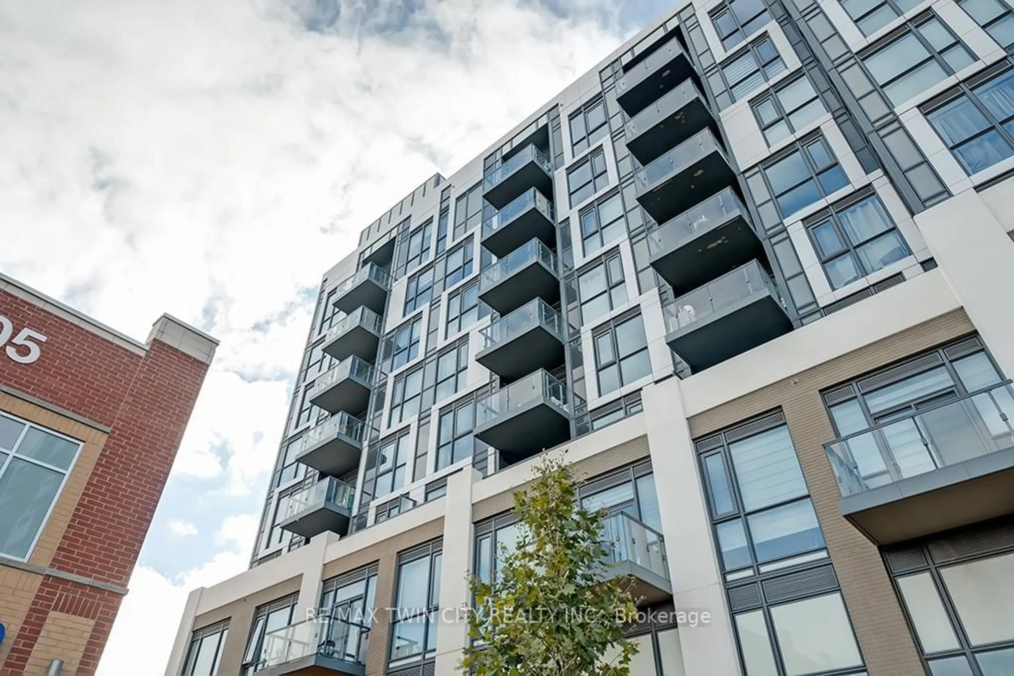 A pic from outside/outdoor area/front of a property/back of a property/a pic from drone, building for 509 DUNDAS St ## 415, Oakville Ontario L6M 4M2