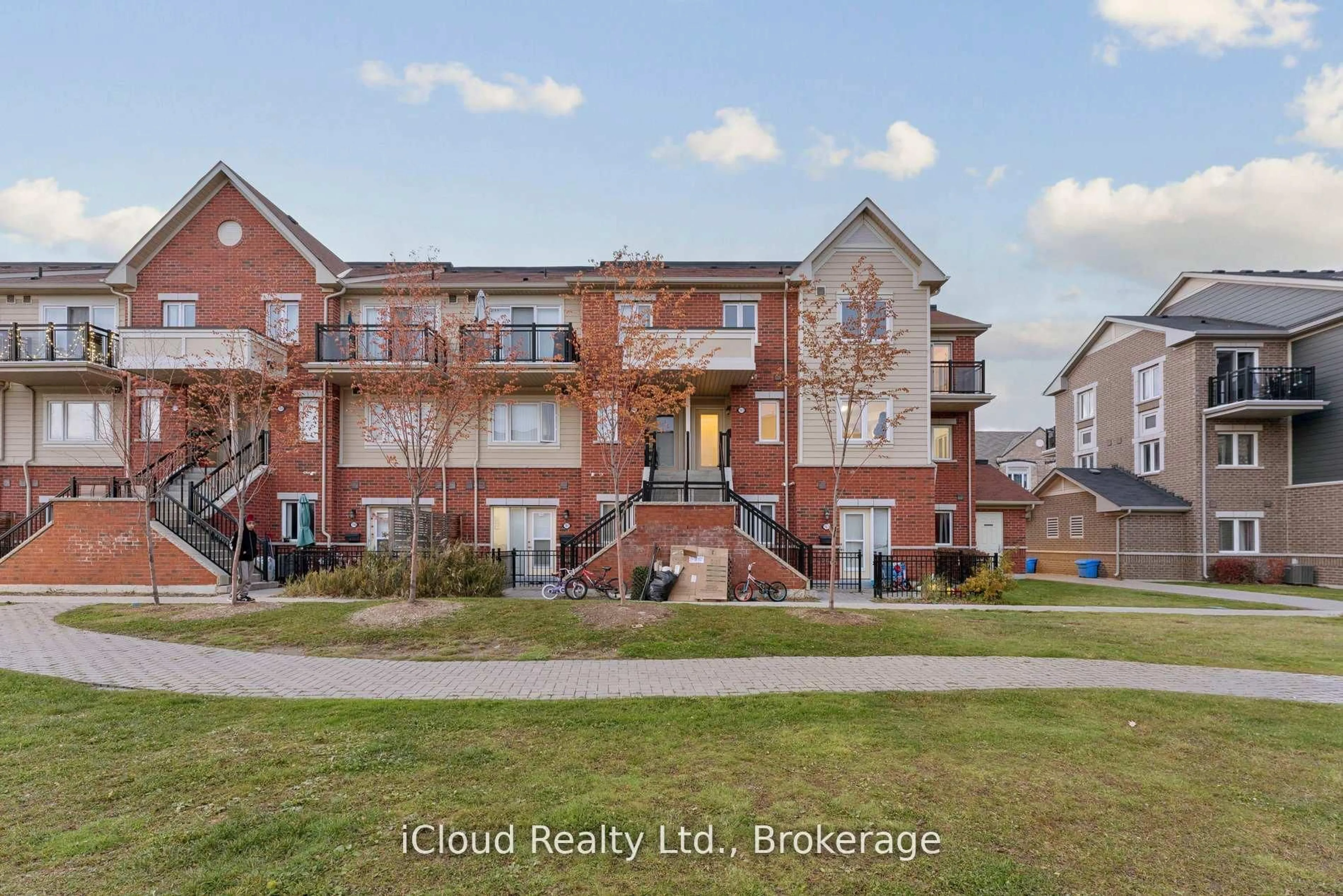 A pic from outside/outdoor area/front of a property/back of a property/a pic from drone, unknown for 250 Sunny Meadow Blvd #193, Brampton Ontario L6R 2Y7