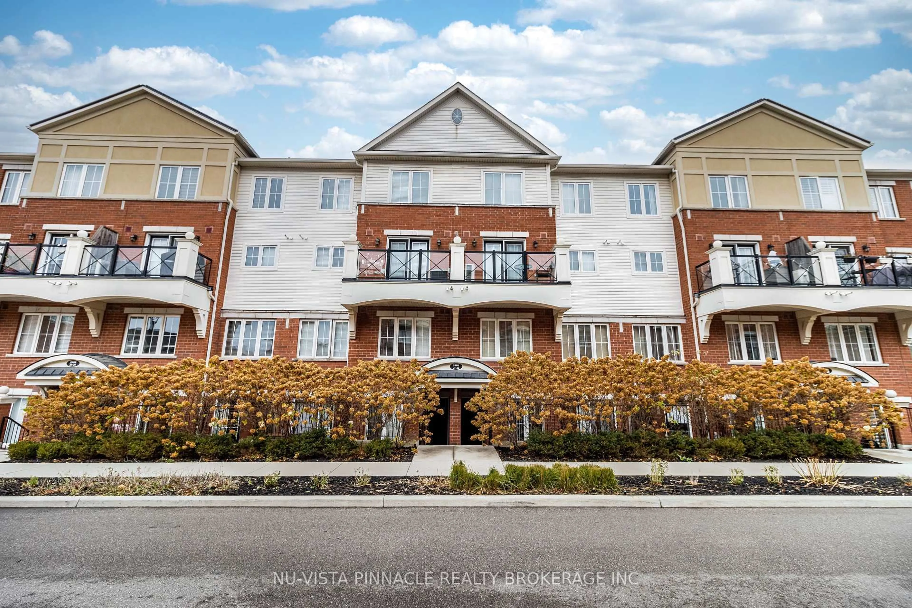 A pic from outside/outdoor area/front of a property/back of a property/a pic from drone, unknown for 2488 Post Rd #22, Oakville Ontario L6H 0K1