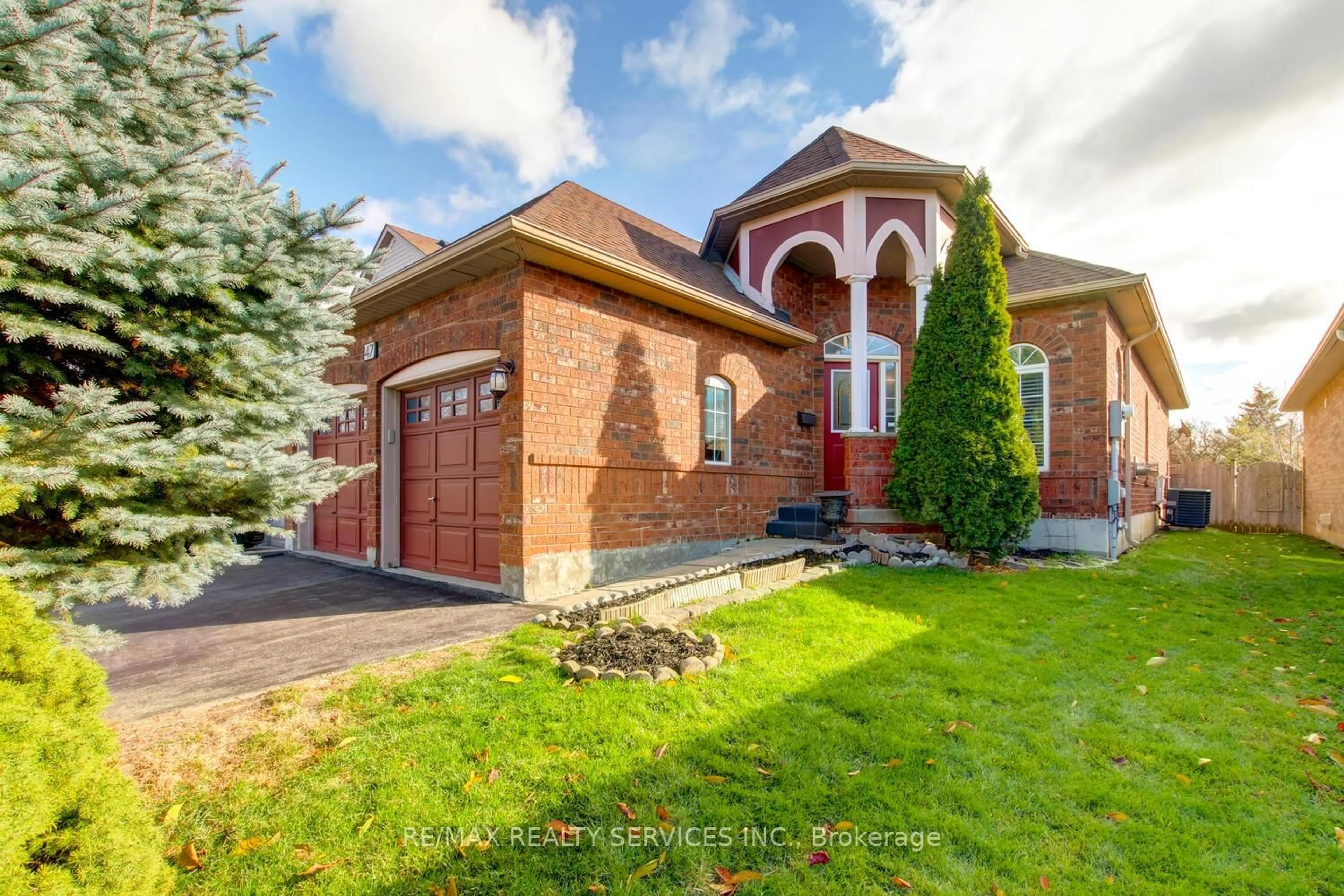 Home with brick exterior material, street for 47 Collingwood Ave, Brampton Ontario L7A 1L7