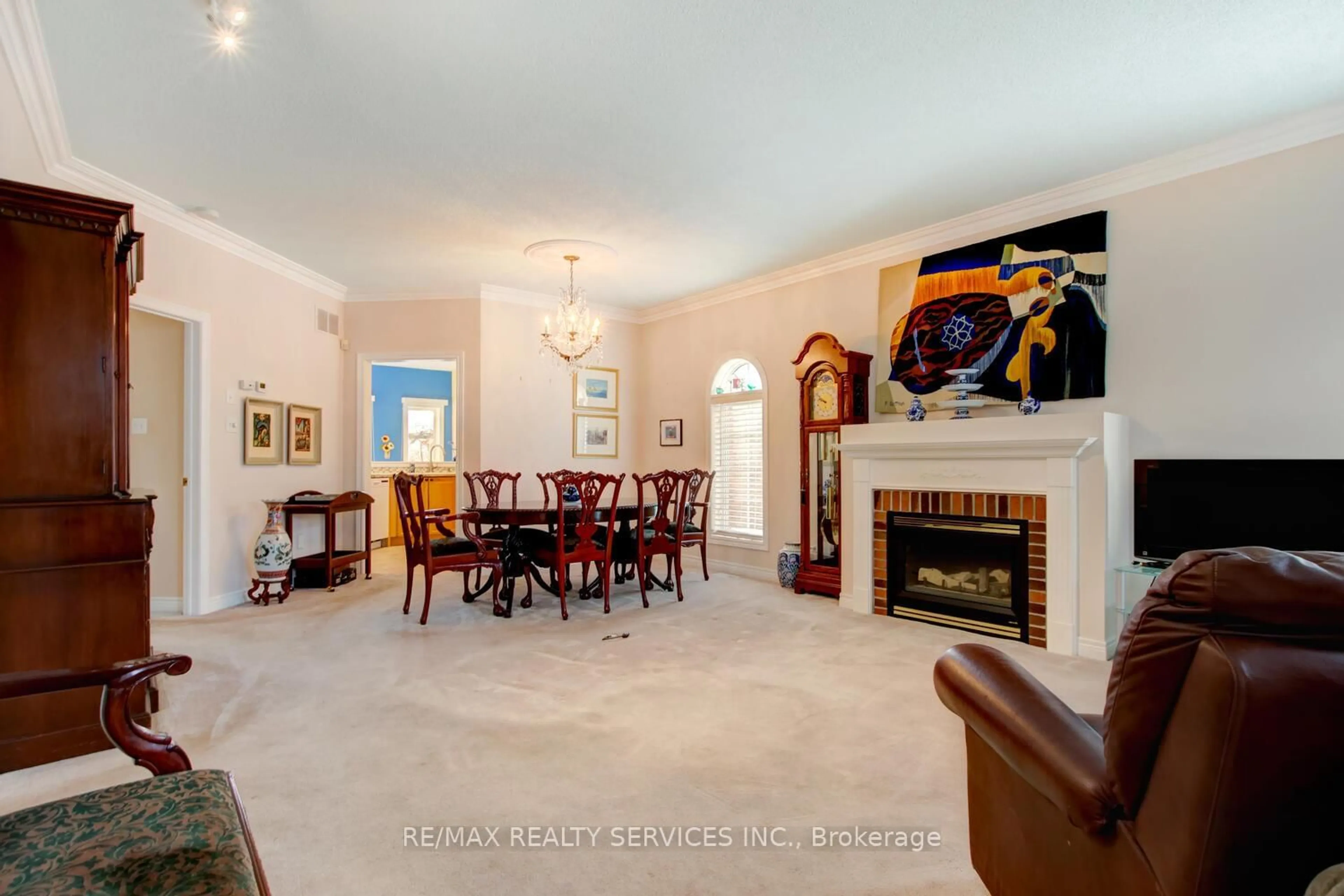 Dining room, unknown for 47 Collingwood Ave, Brampton Ontario L7A 1L7