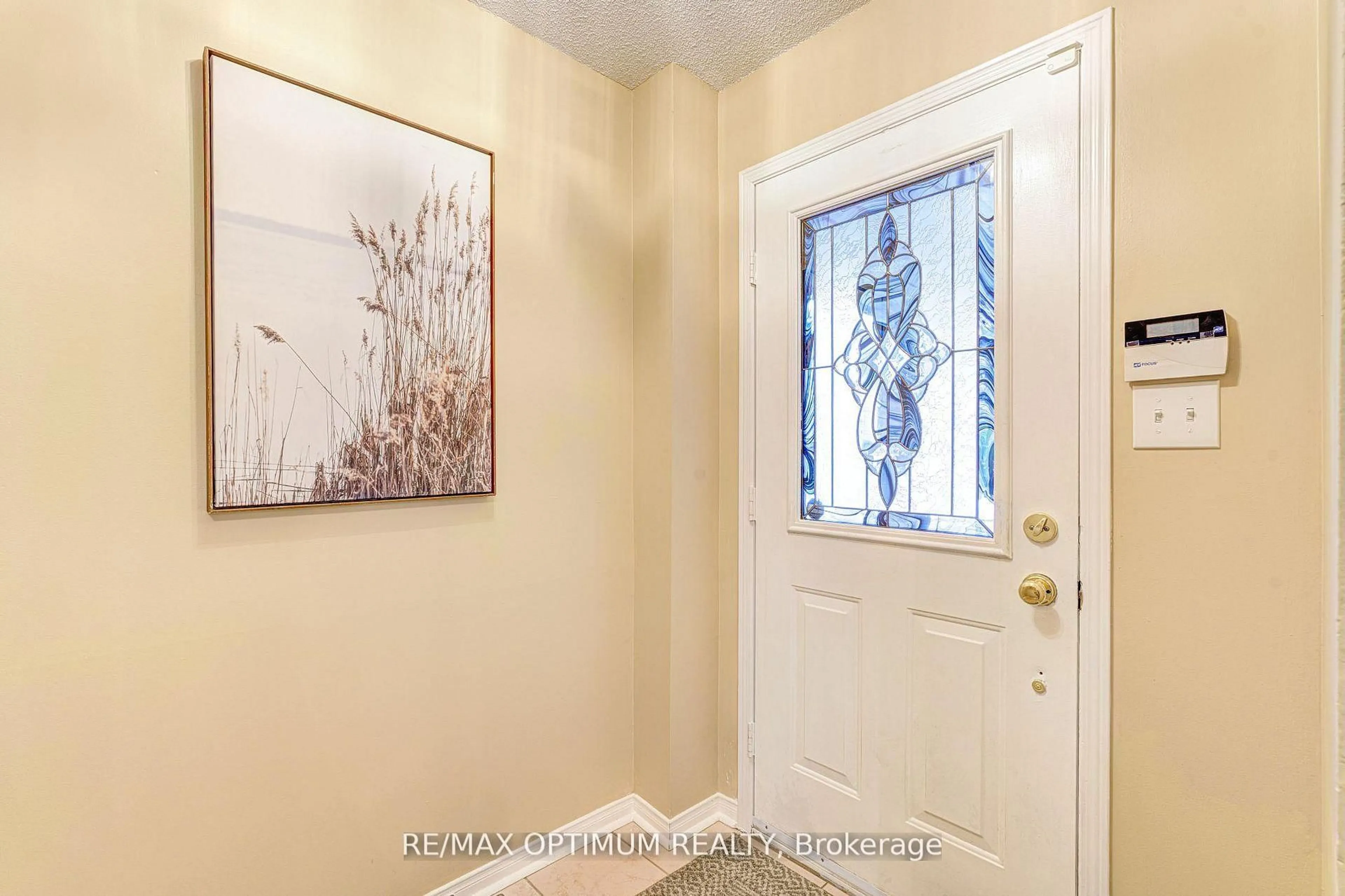 Indoor entryway for 1285 Bristol Rd #18, Mississauga Ontario L5V 2H5