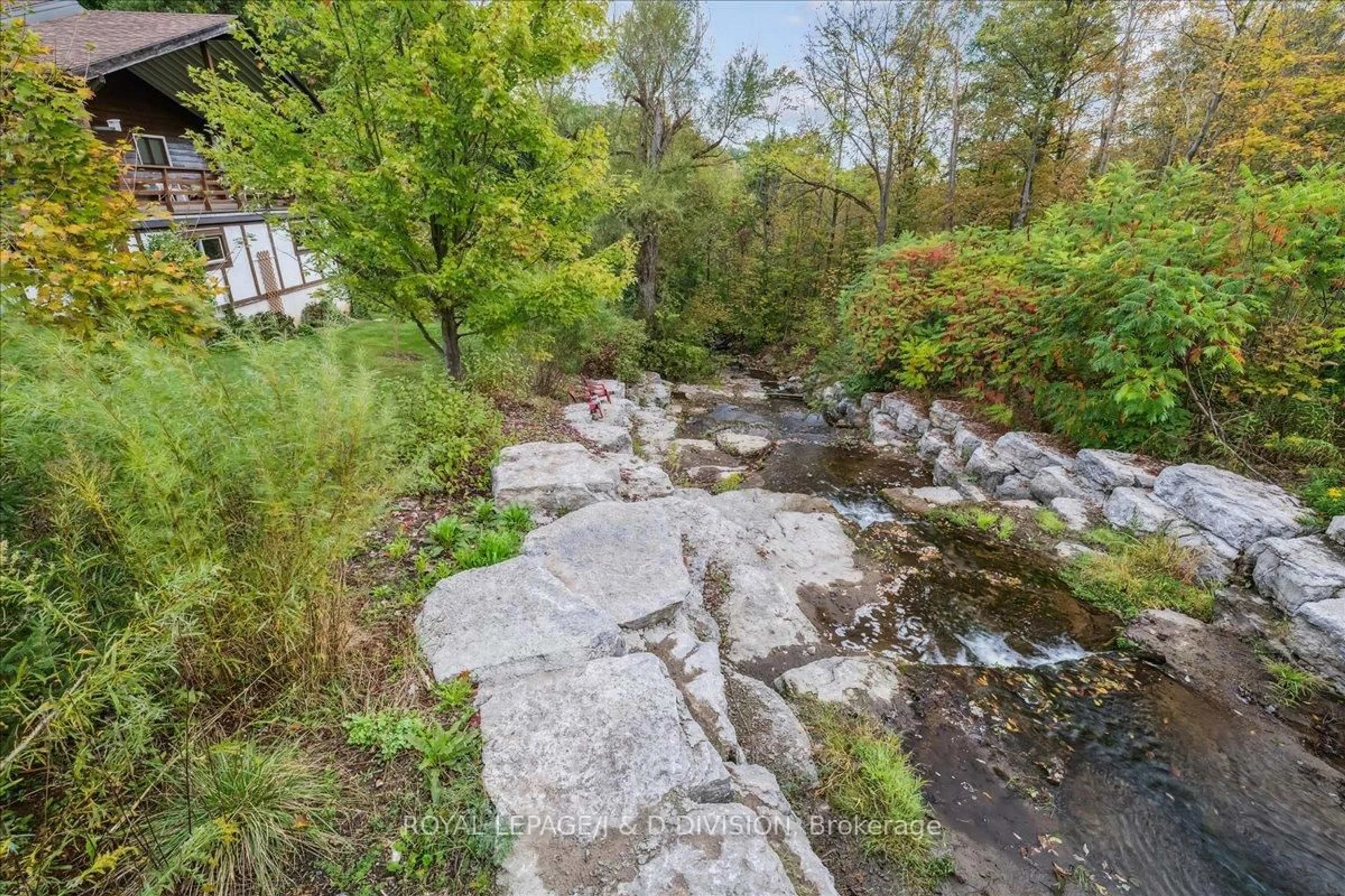 Patio, unknown for 7095 Guelph Line, Milton Ontario L0P 1B0