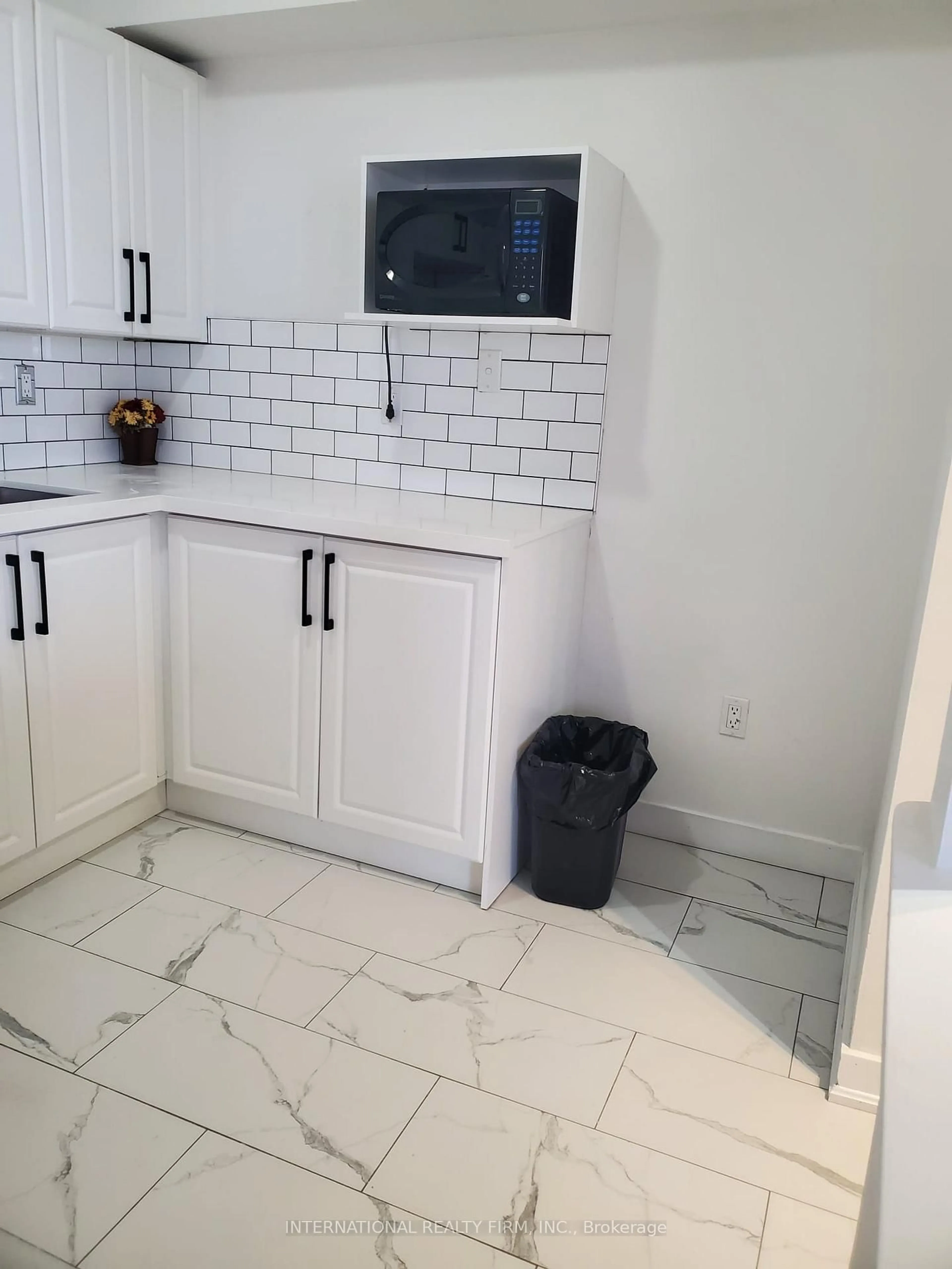 Unknown for 330 Dixon Rd #1903, Toronto Ontario M9R 1S9