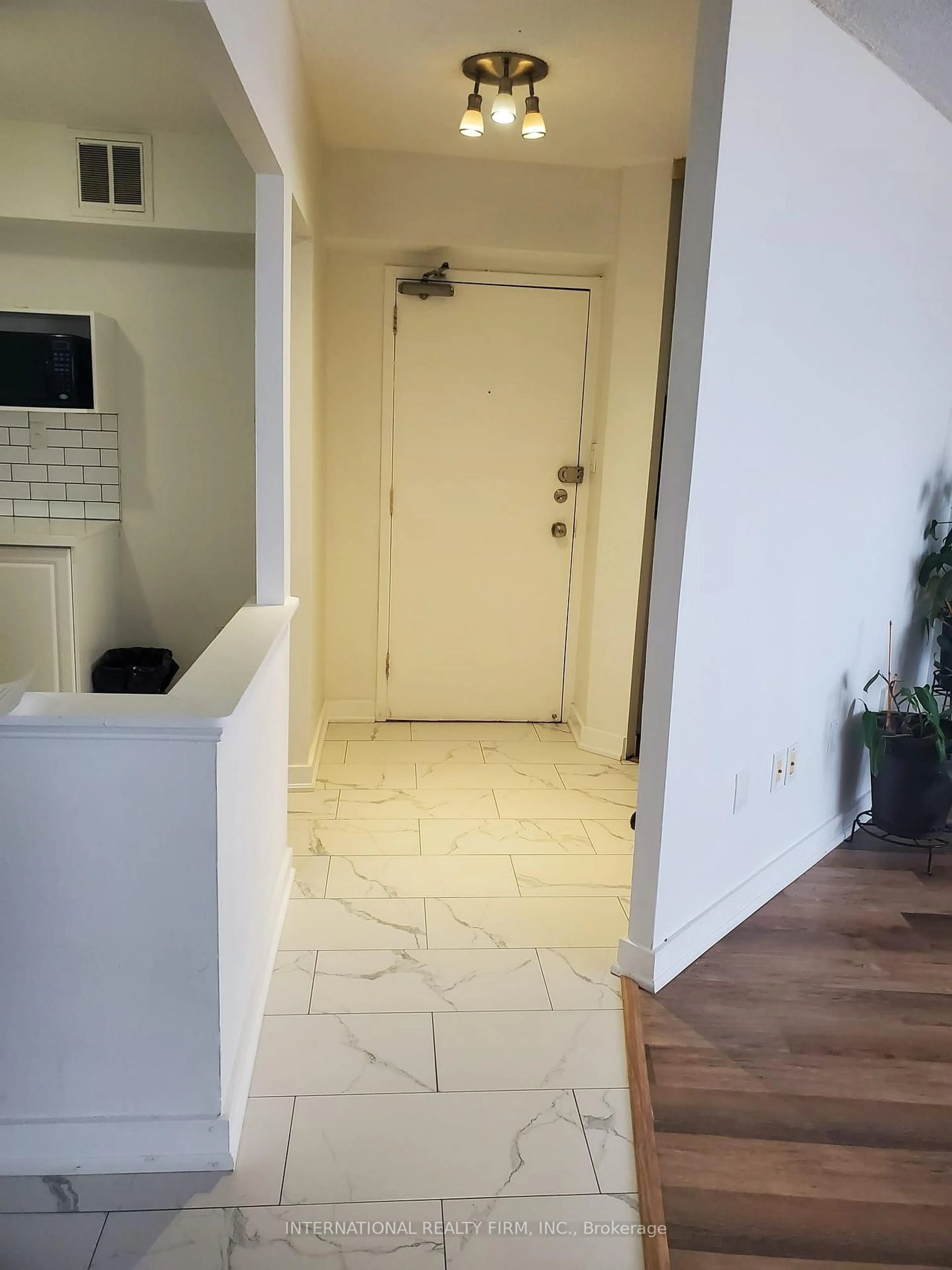 Indoor entryway for 330 Dixon Rd #1903, Toronto Ontario M9R 1S9