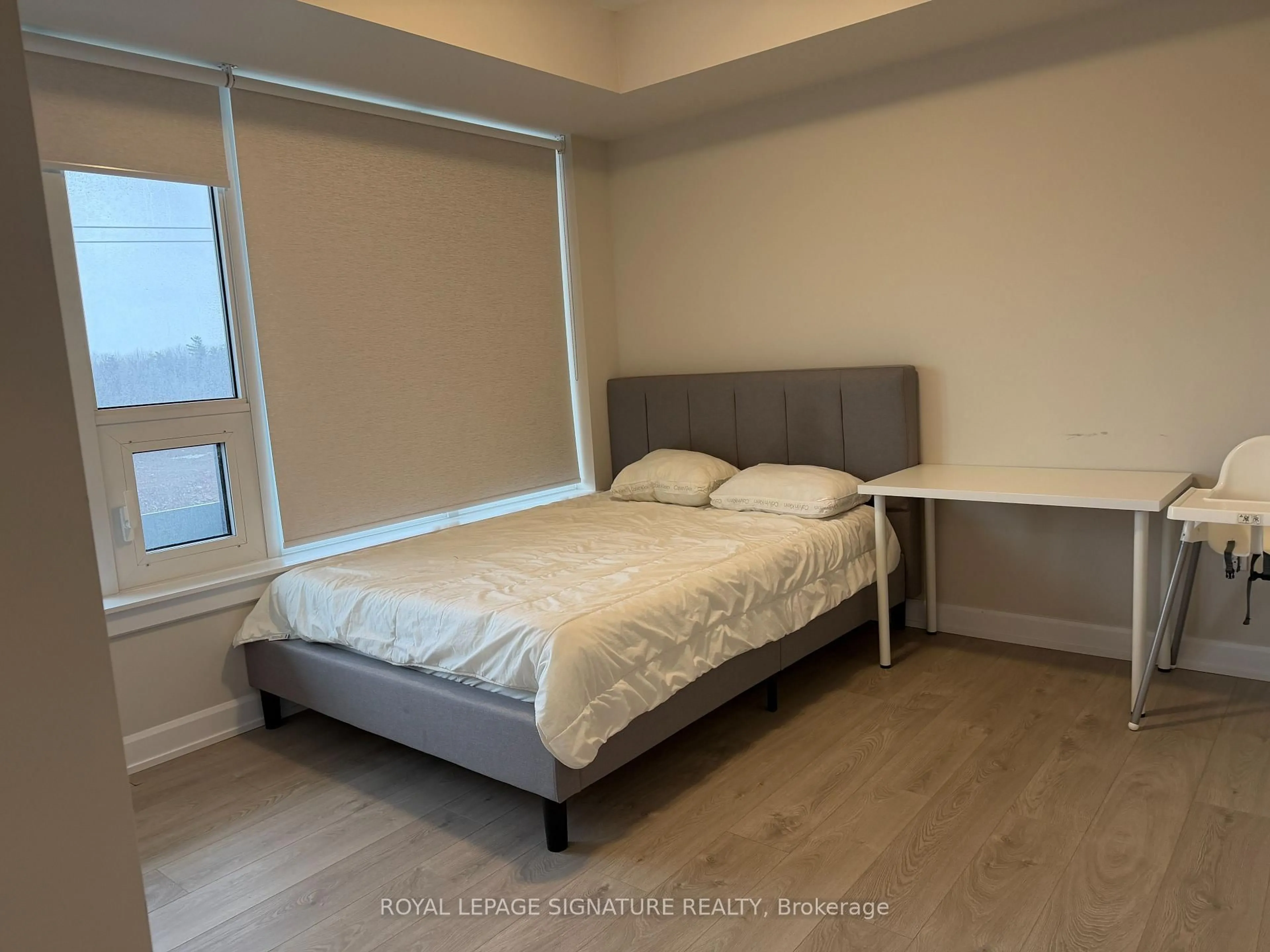 A pic of a room for 3200 William Coltson Ave #316, Oakville Ontario L6H 7W6
