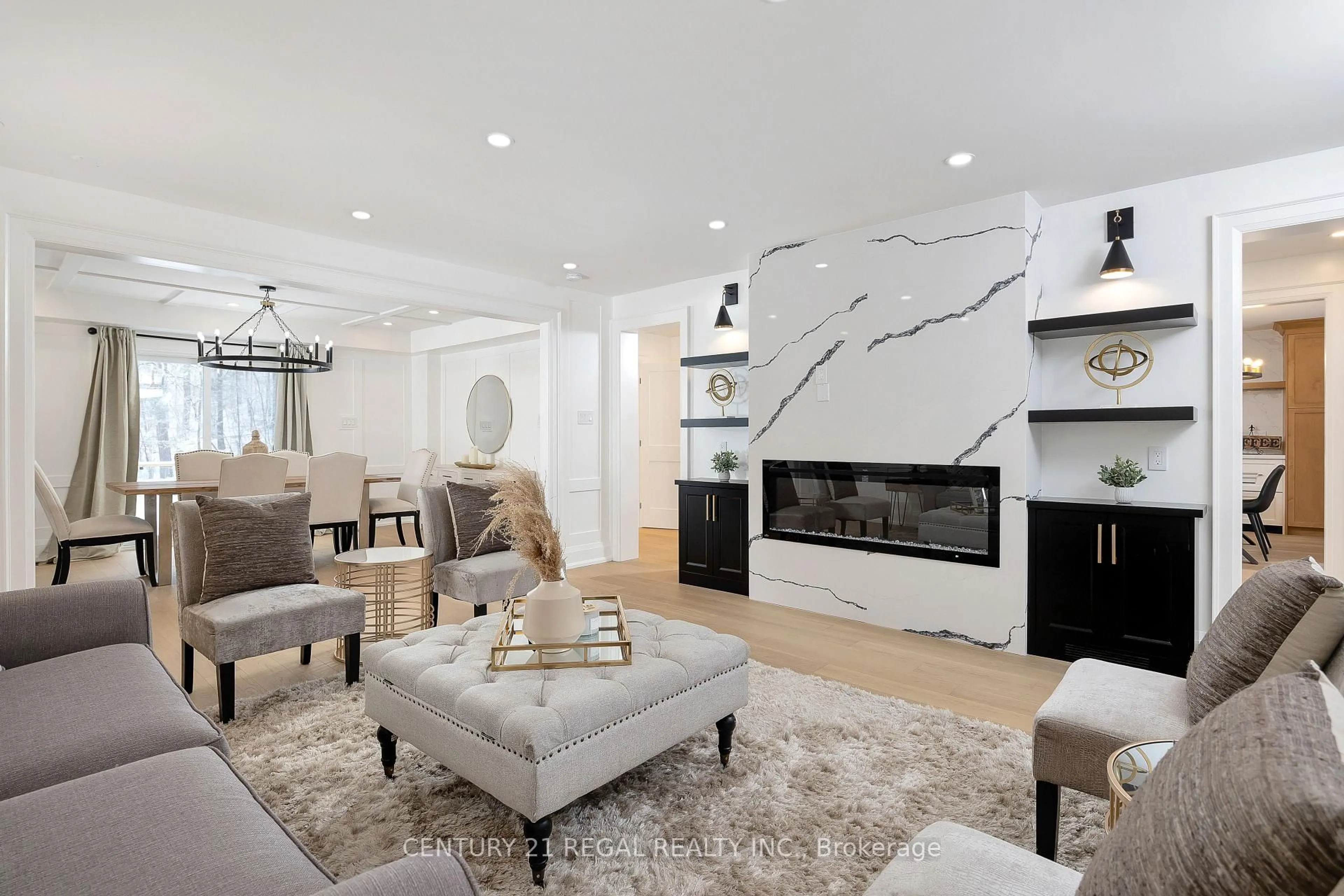 Living room with furniture, unknown for 5535 Cedar Springs Rd, Burlington Ontario L7P 0C2