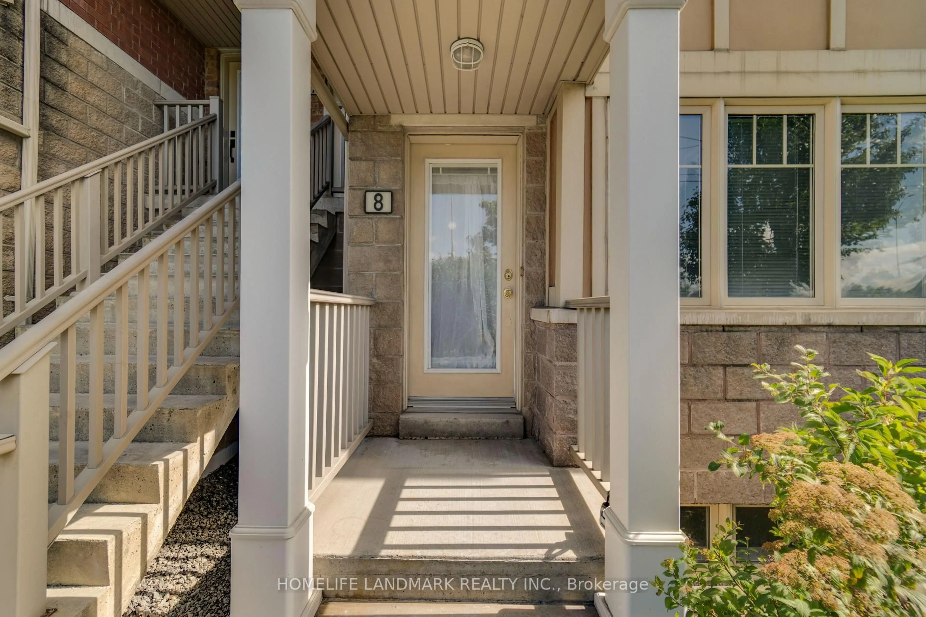 Indoor entryway for 5025 Ninth Line #8, Mississauga Ontario L5M 0E9