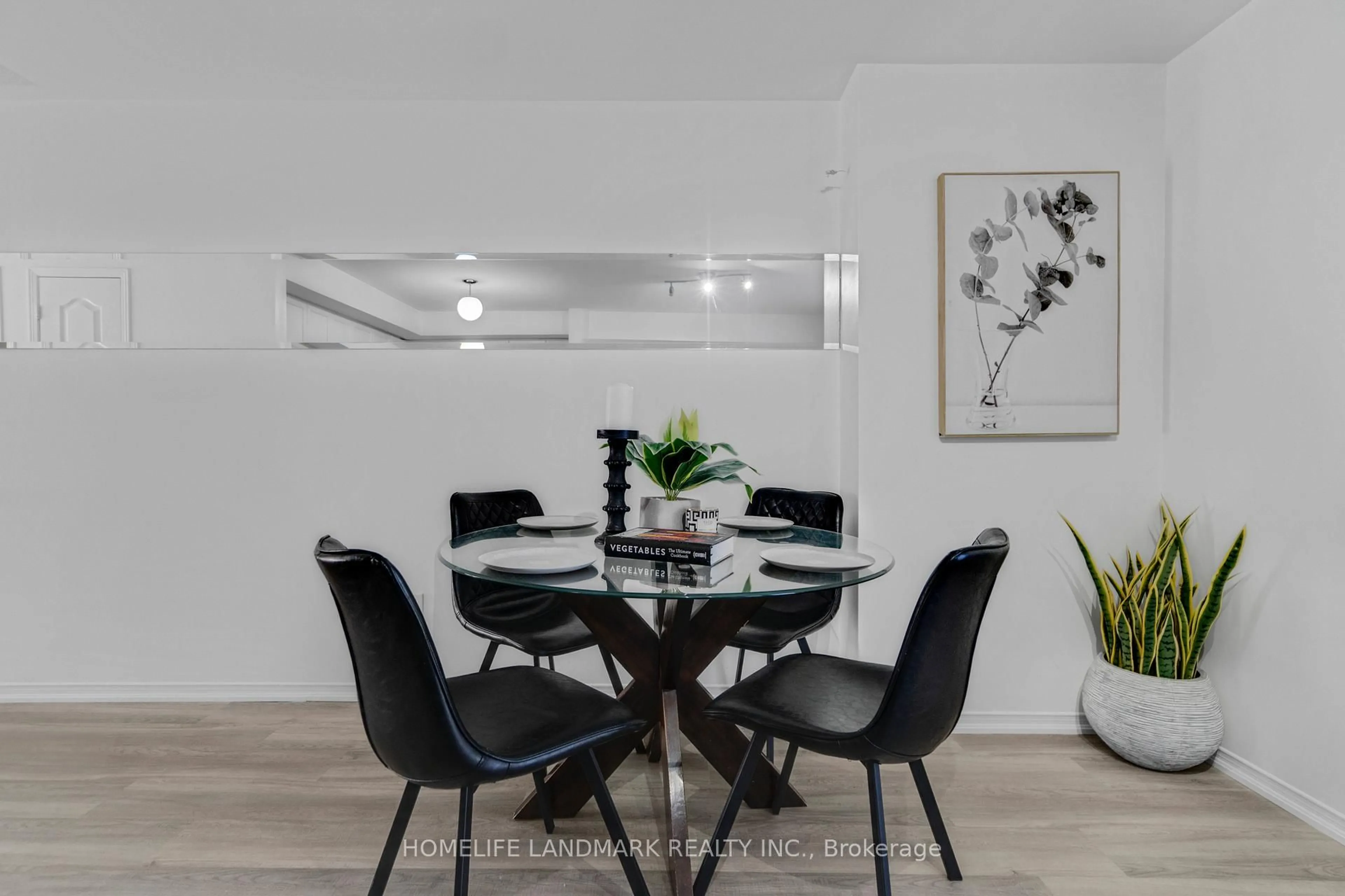 Dining room, unknown for 5025 Ninth Line #8, Mississauga Ontario L5M 0E9