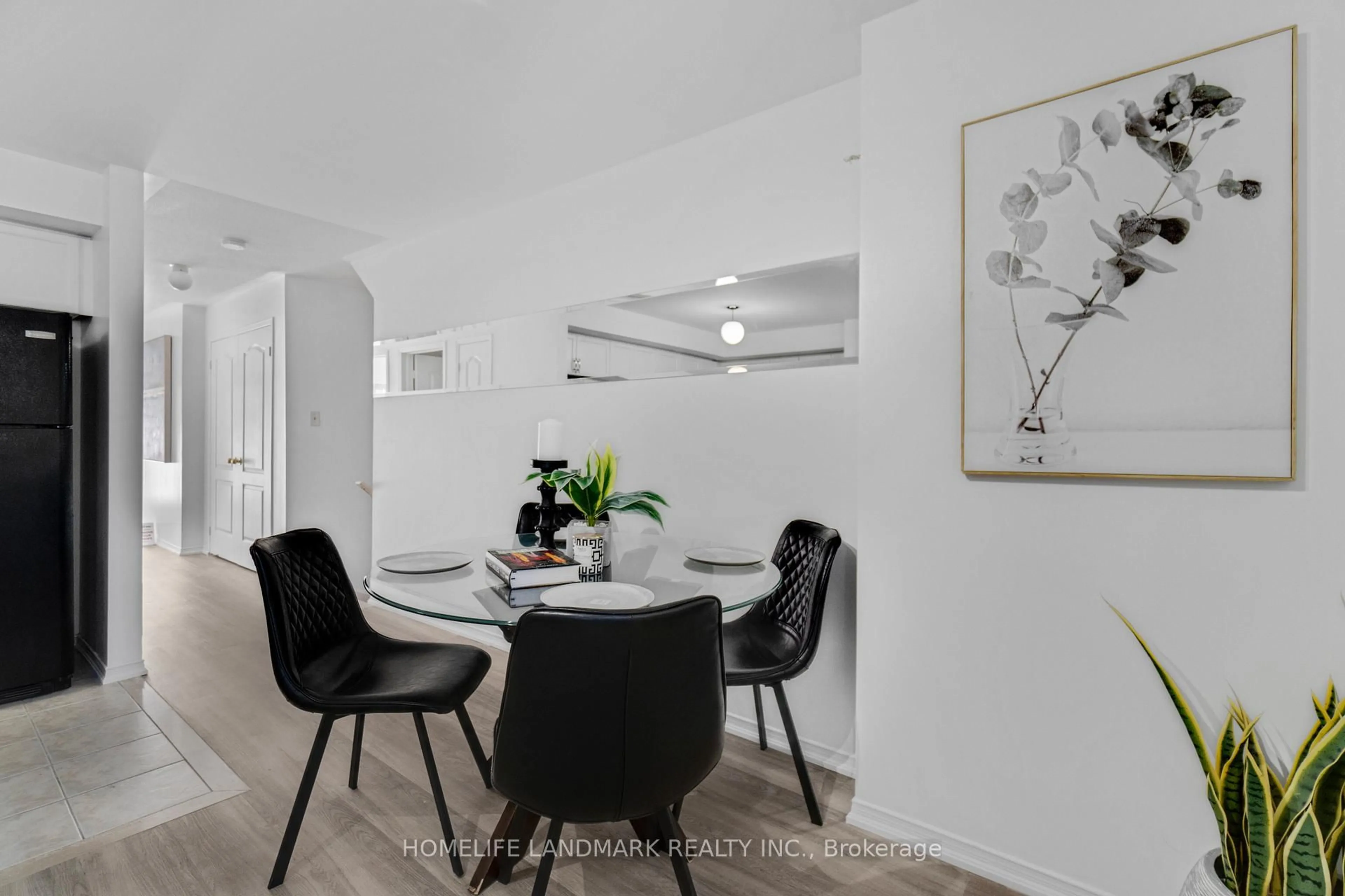 Dining room, unknown for 5025 Ninth Line #8, Mississauga Ontario L5M 0E9