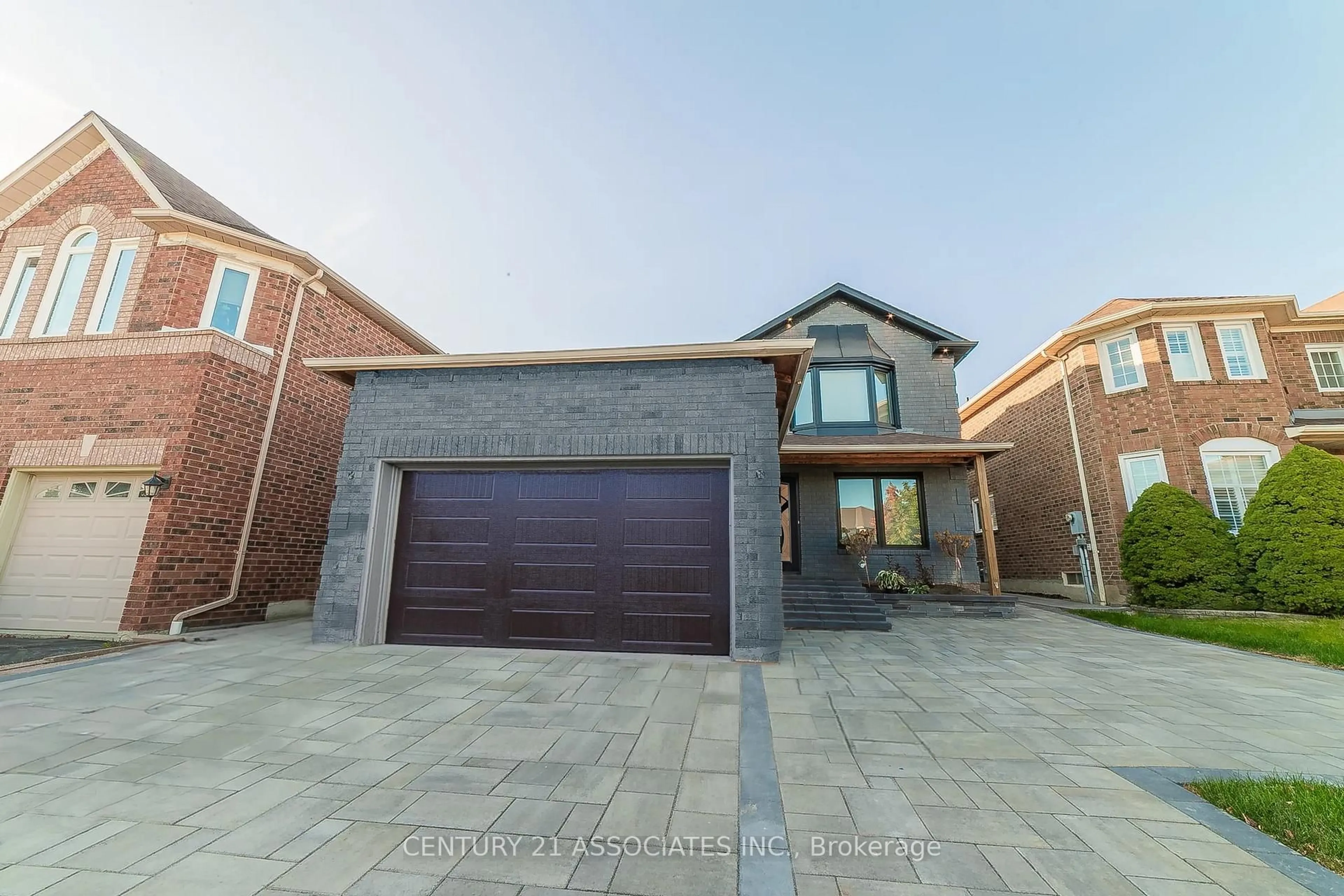 Unknown for 6255 Mccracken Dr, Mississauga Ontario L5V 1X9