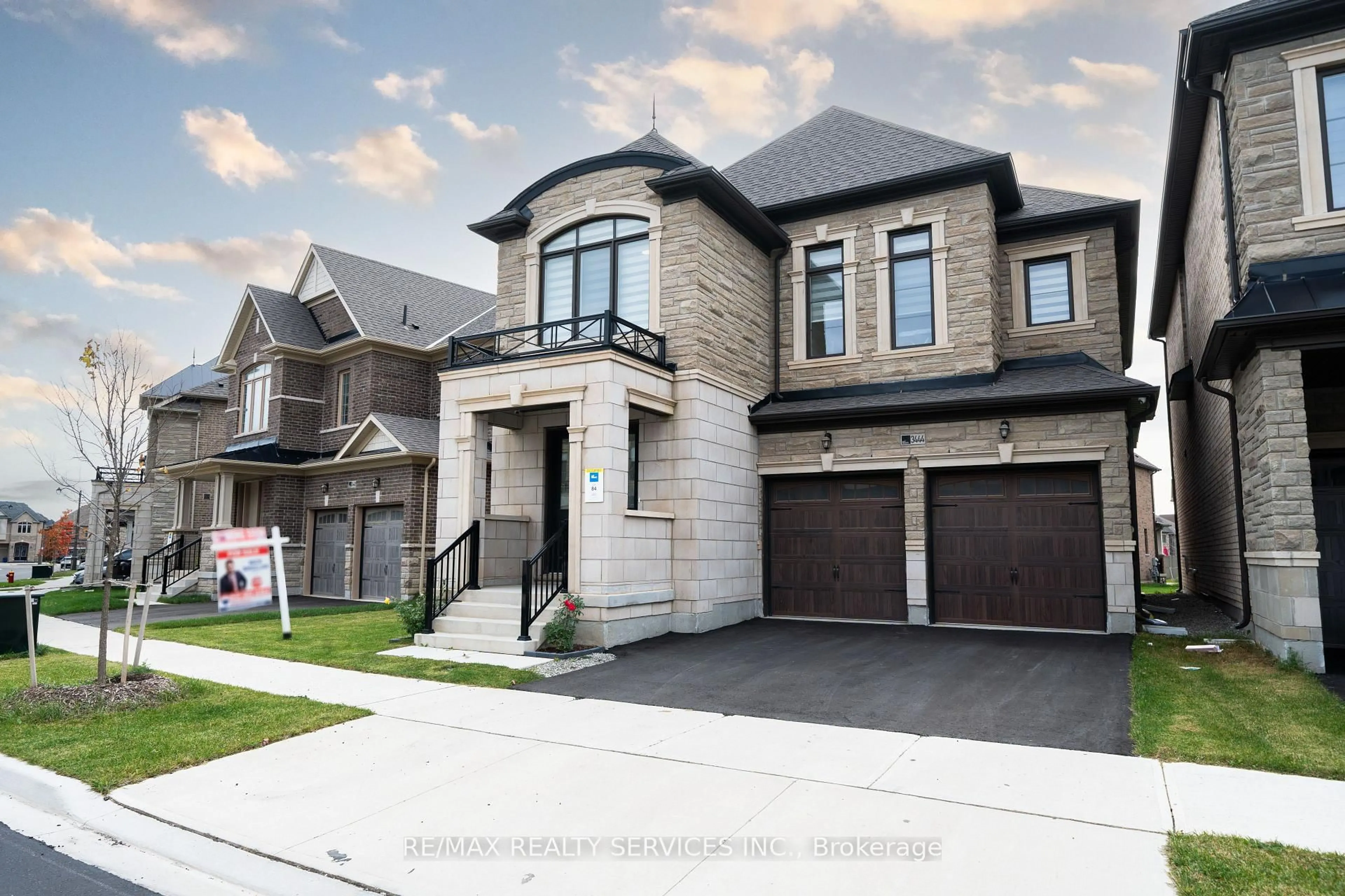 Home with brick exterior material, street for 3444 Mosley Gate, Oakville Ontario L6H 0Y8