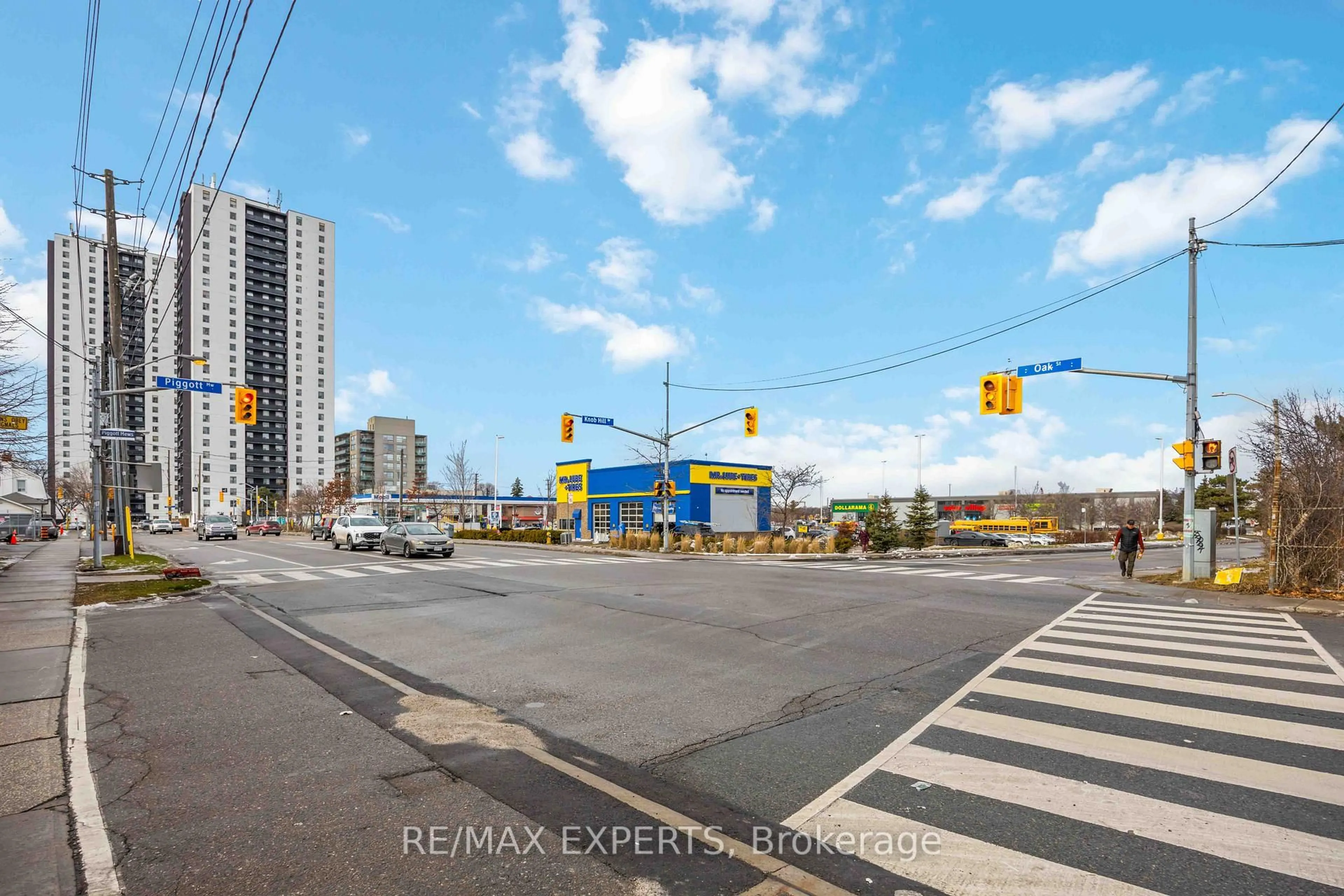 Unknown for 19B Oak St, Toronto Ontario M9N 0A4