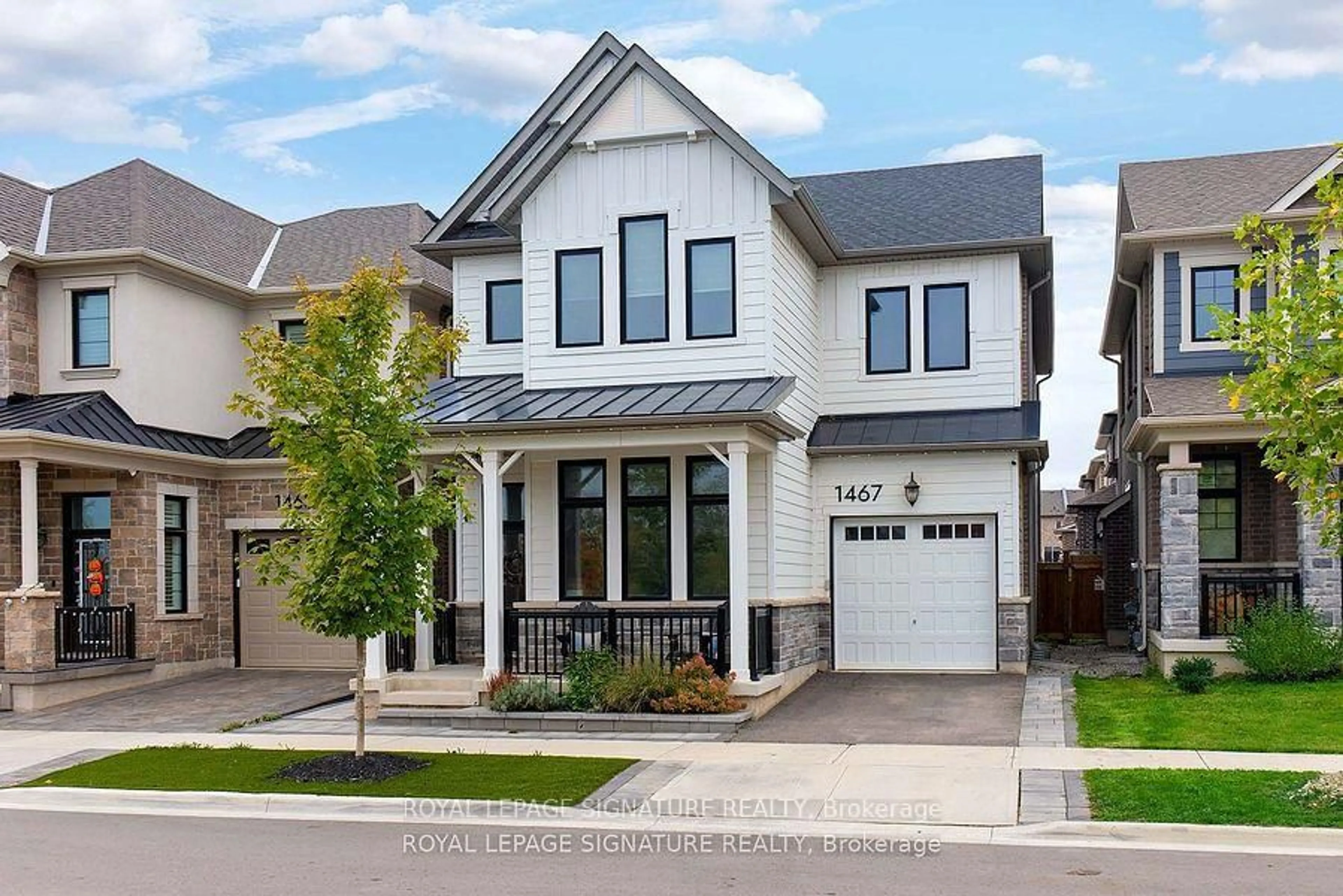 Home with brick exterior material, street for 1467 Lakeport Cres, Oakville Ontario L6H 3S1