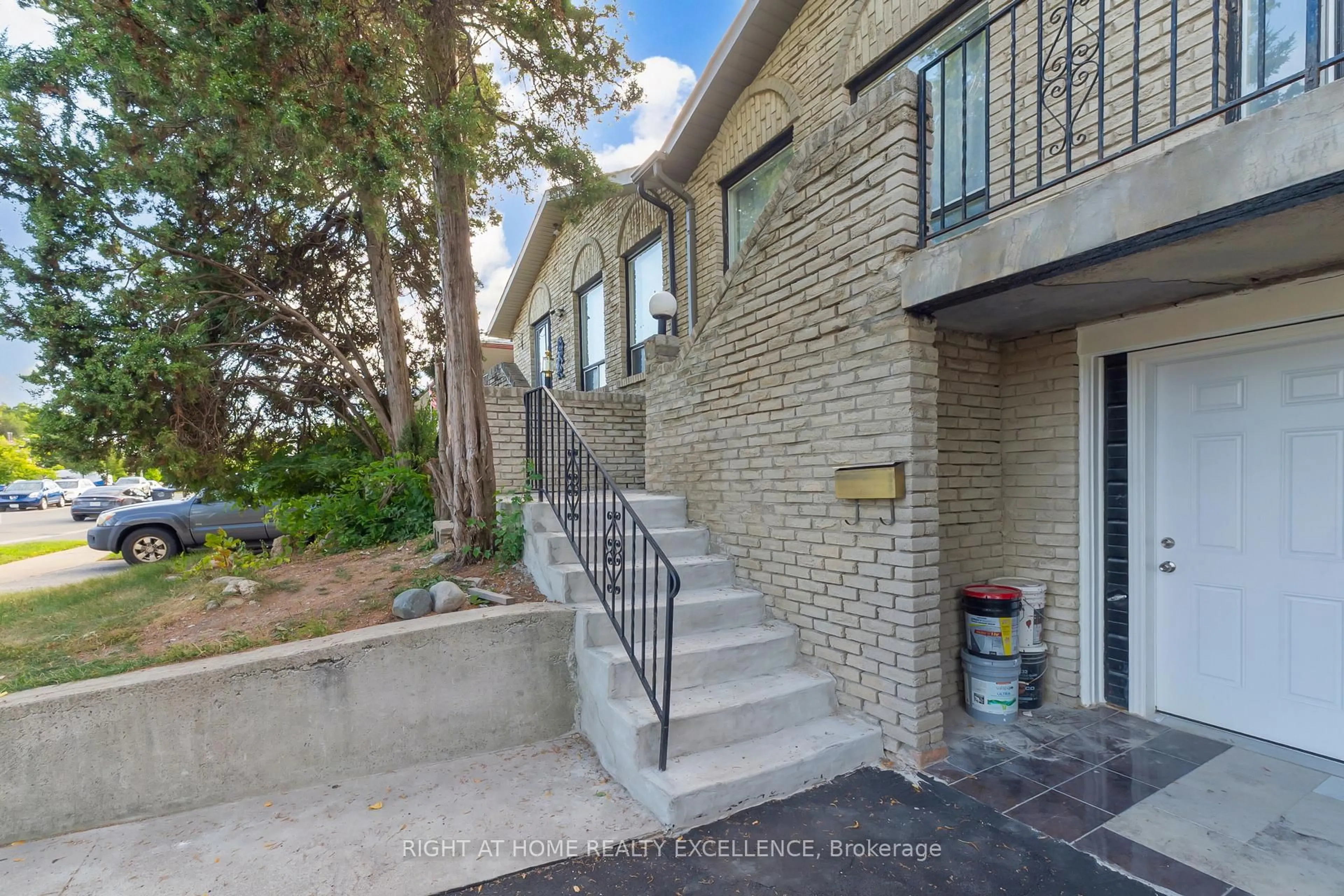 Unknown for 153 Bruce Beer Dr, Brampton Ontario L6V 3J2