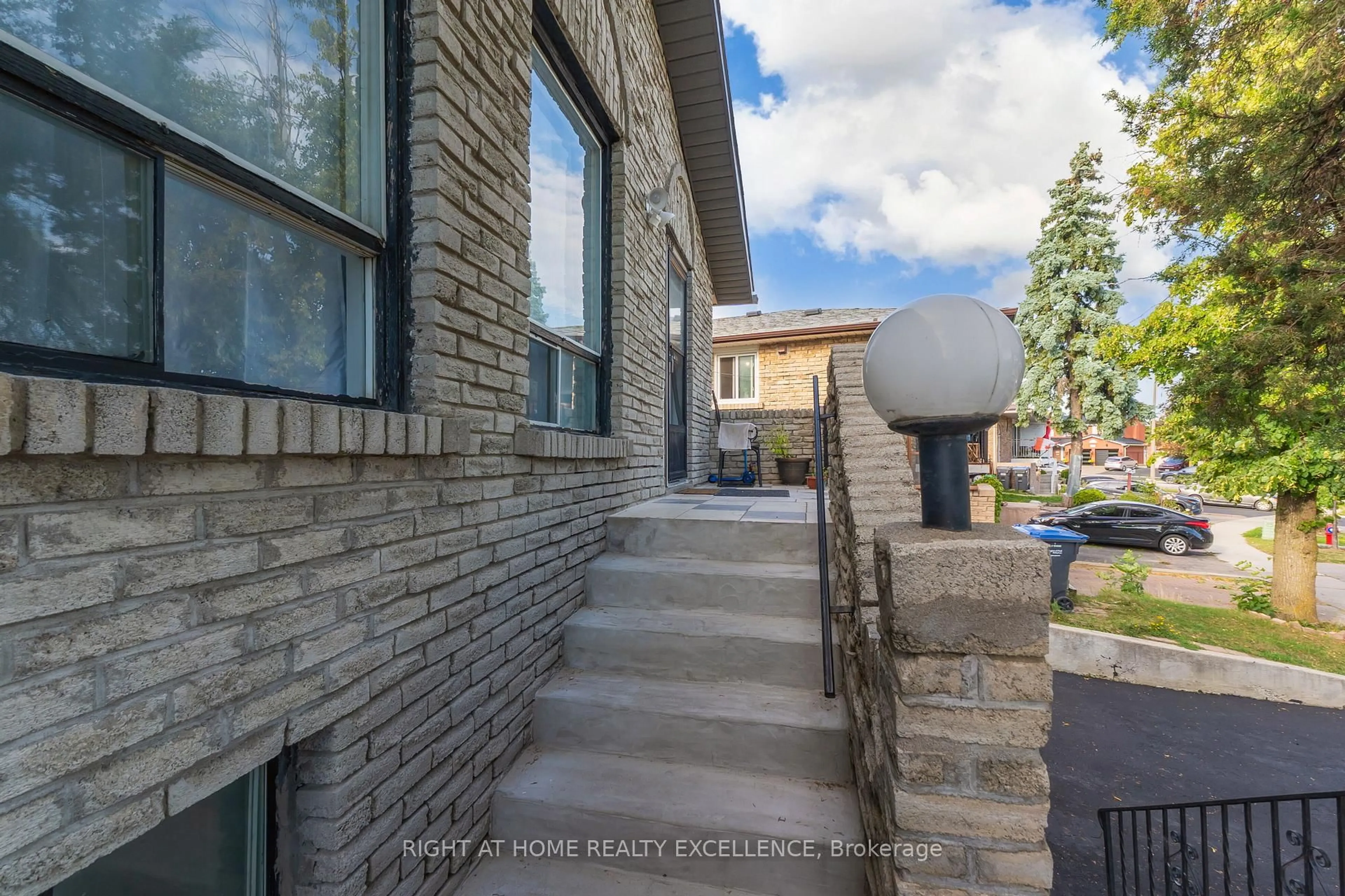 Unknown for 153 Bruce Beer Dr, Brampton Ontario L6V 3J2