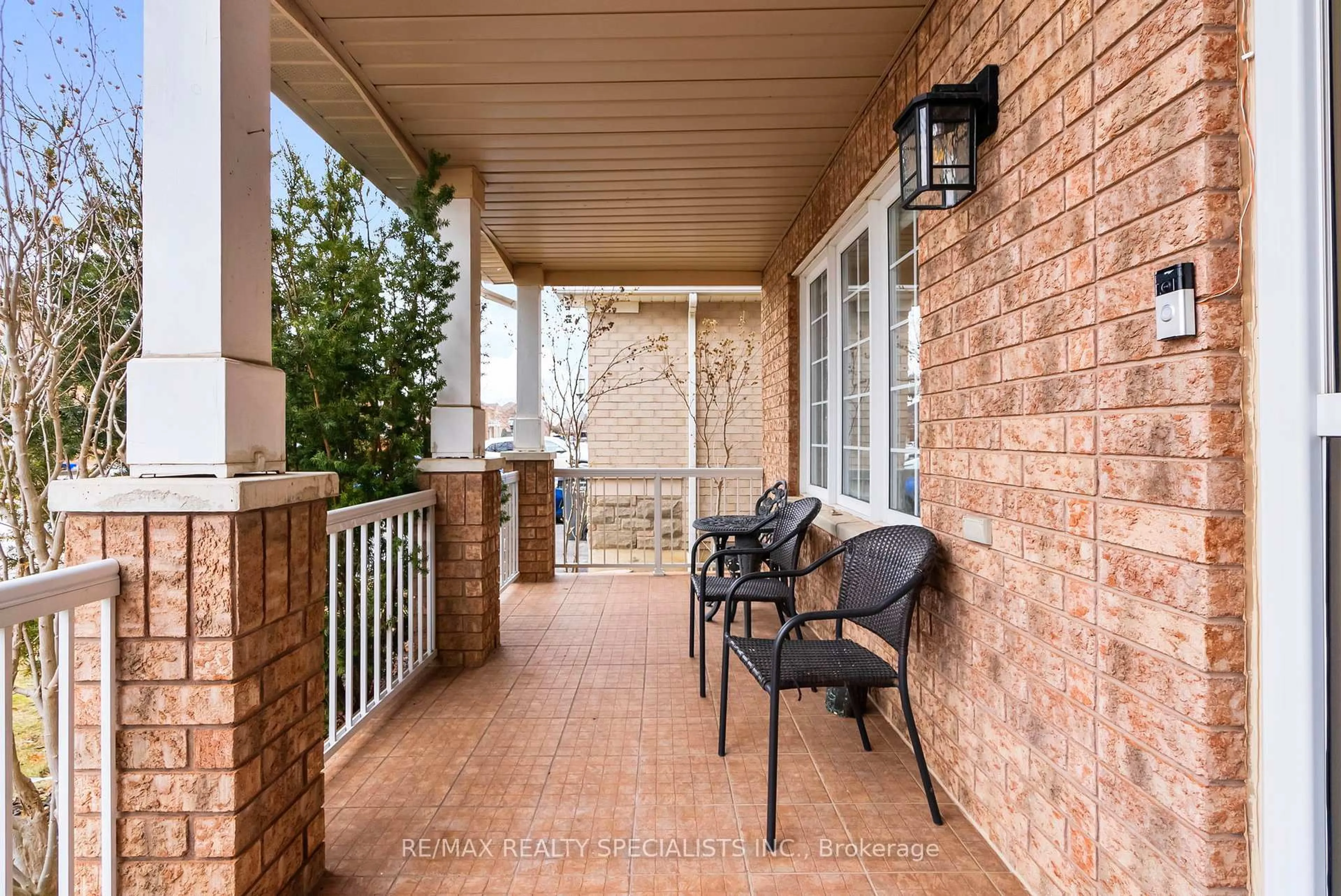 Patio, street for 19 Dovergreen Dr, Brampton Ontario L7A 2M9