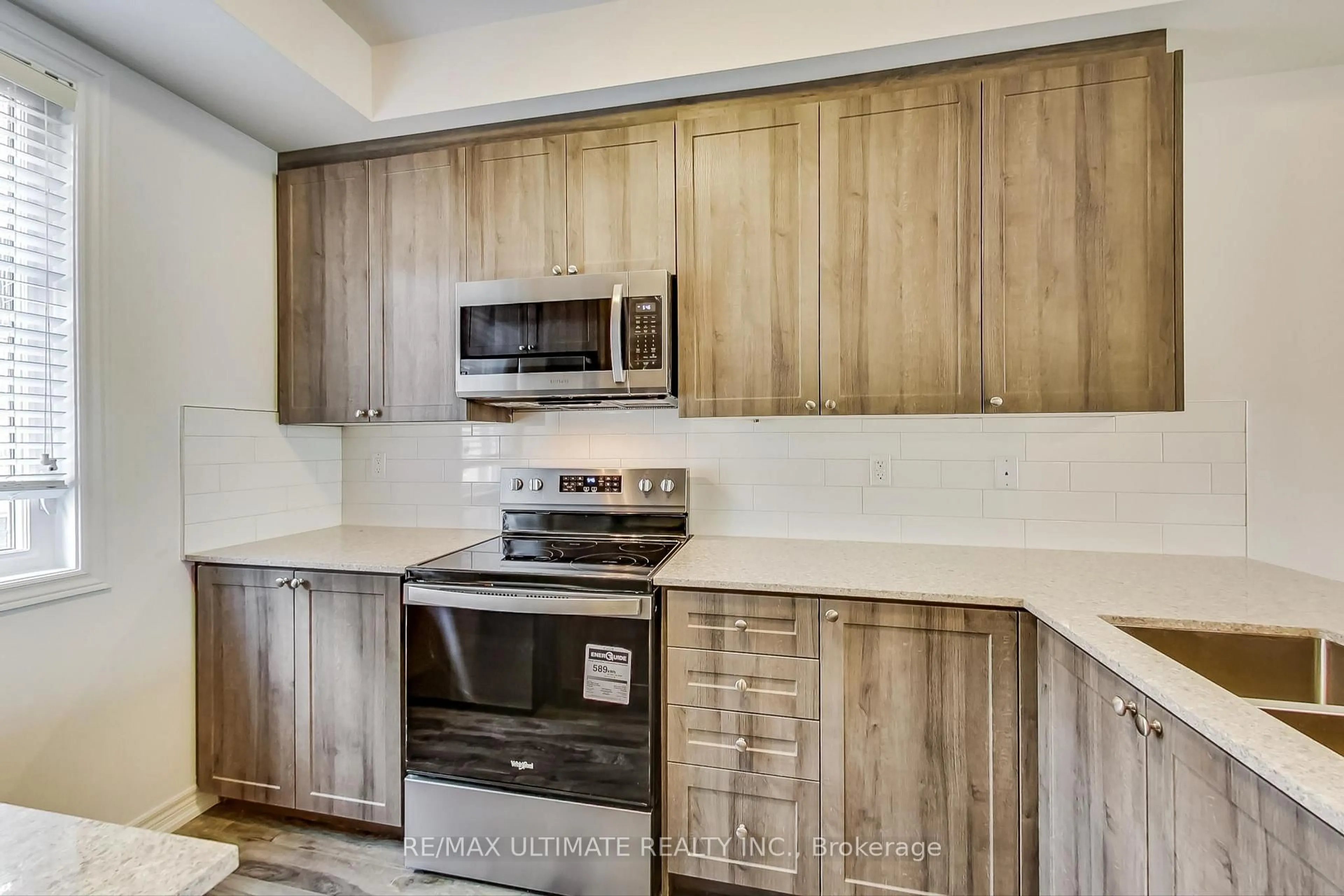 Standard kitchen, unknown for 370 Hopewell Ave #214, Toronto Ontario M6E 2S2