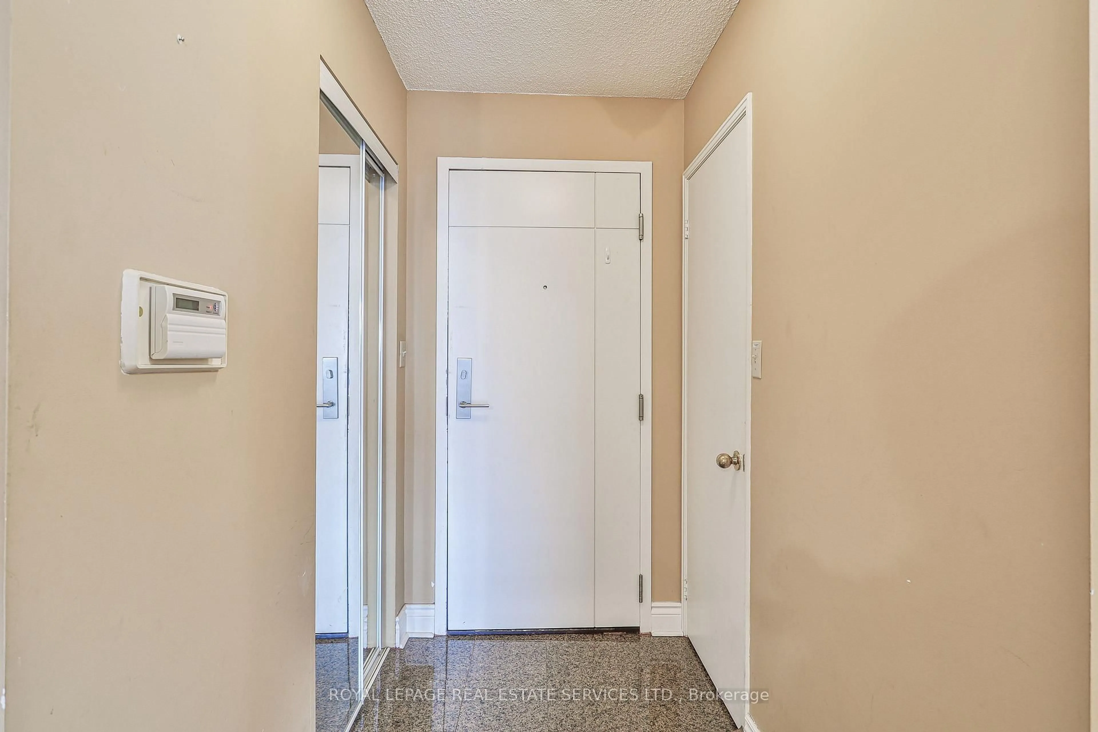Indoor entryway for 2267 Lake shore Blvd #512, Toronto Ontario M8V 3X2