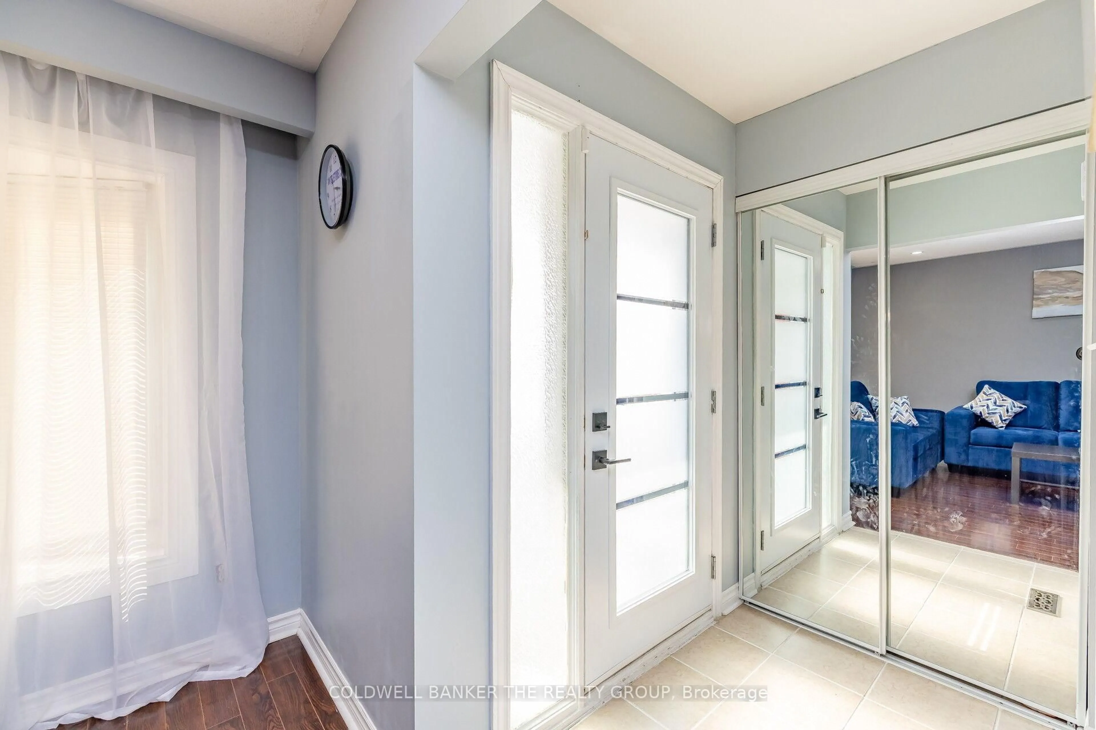 Indoor entryway for 89 Greenmount Rd, Brampton Ontario L6S 1V1