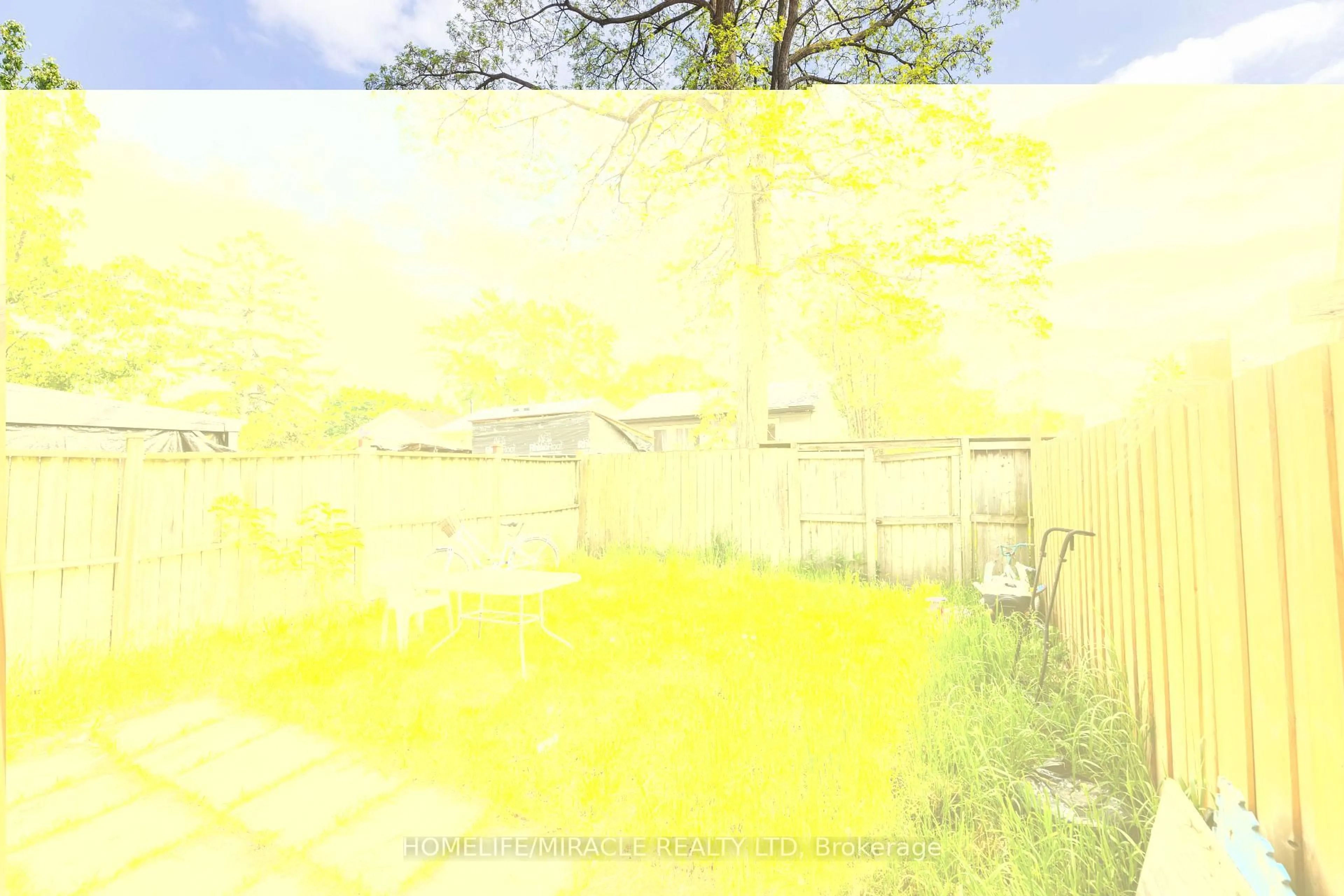 Blurry image for 366 Driftwood Ave #20, Toronto Ontario M3N 2P5