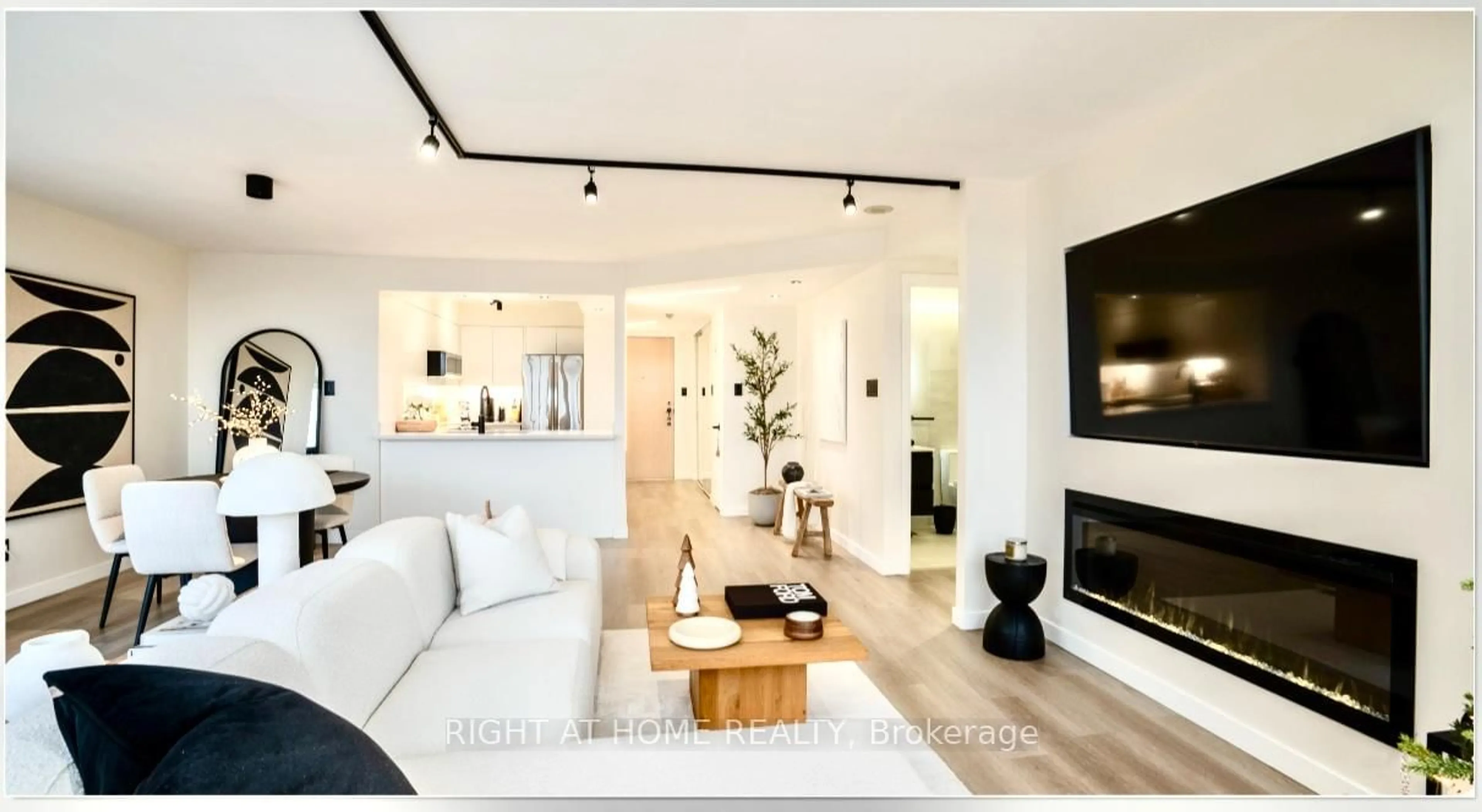 Living room with furniture, unknown for 50 Eglinton Ave, Mississauga Ontario L5R 3P5