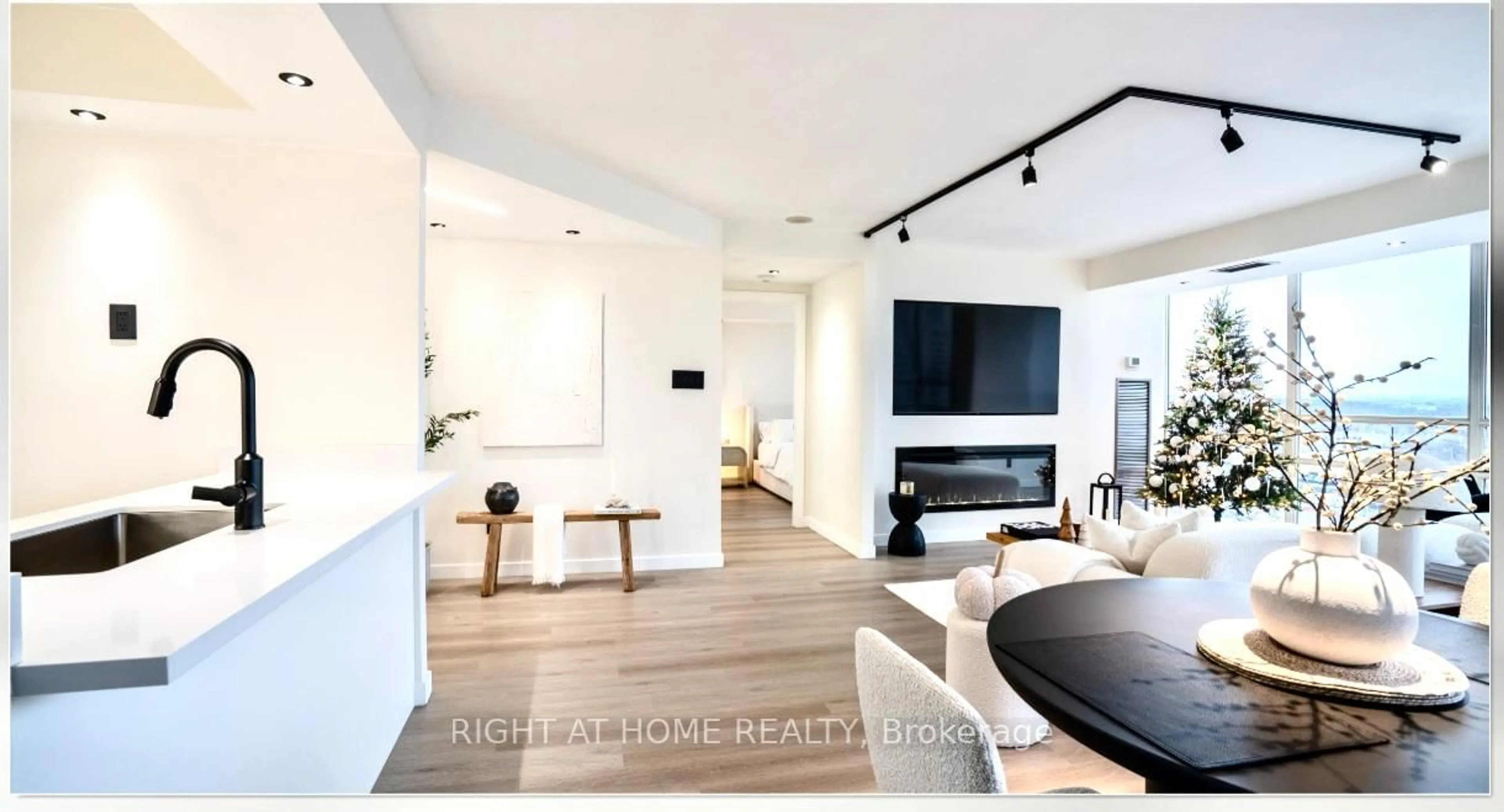 Unknown for 50 Eglinton Ave, Mississauga Ontario L5R 3P5