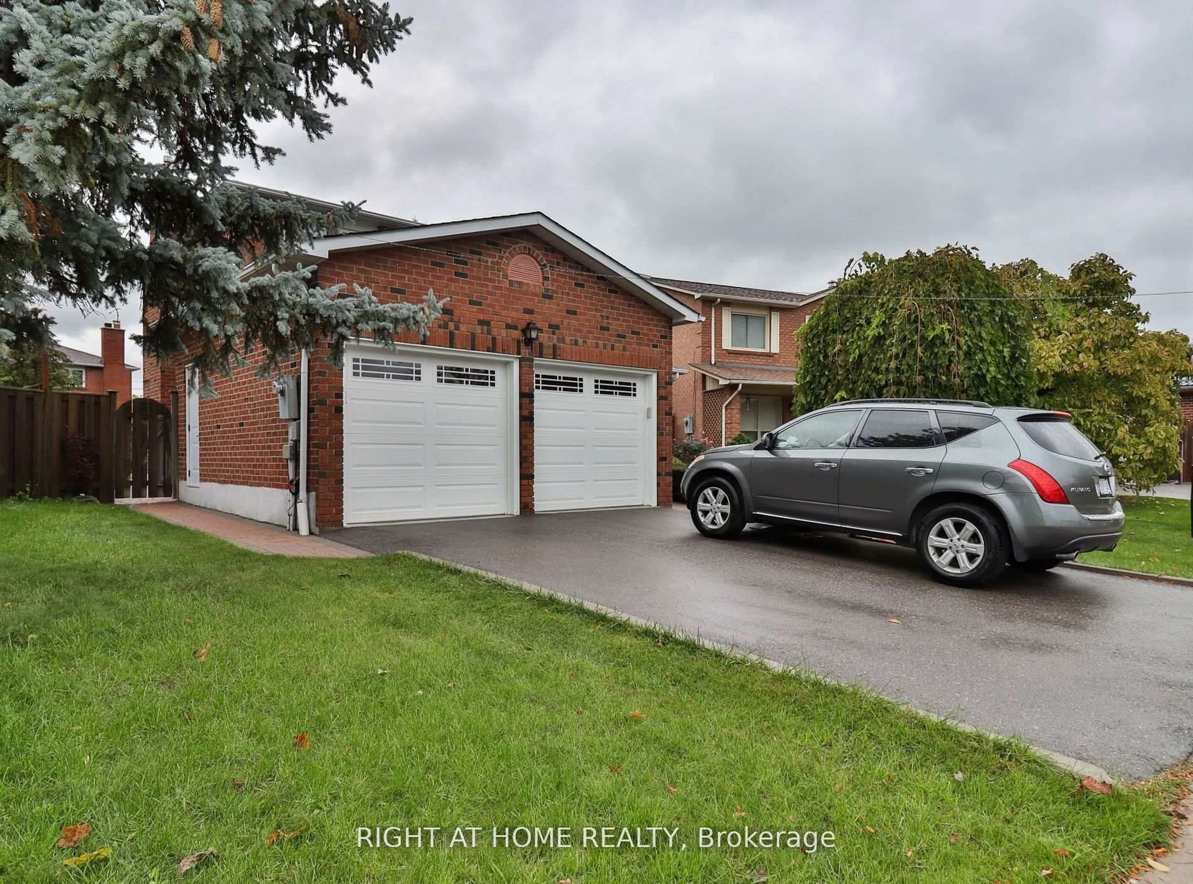 Home with brick exterior material, street for 1433 Bough Beeches Blvd, Mississauga Ontario L4W 3B4