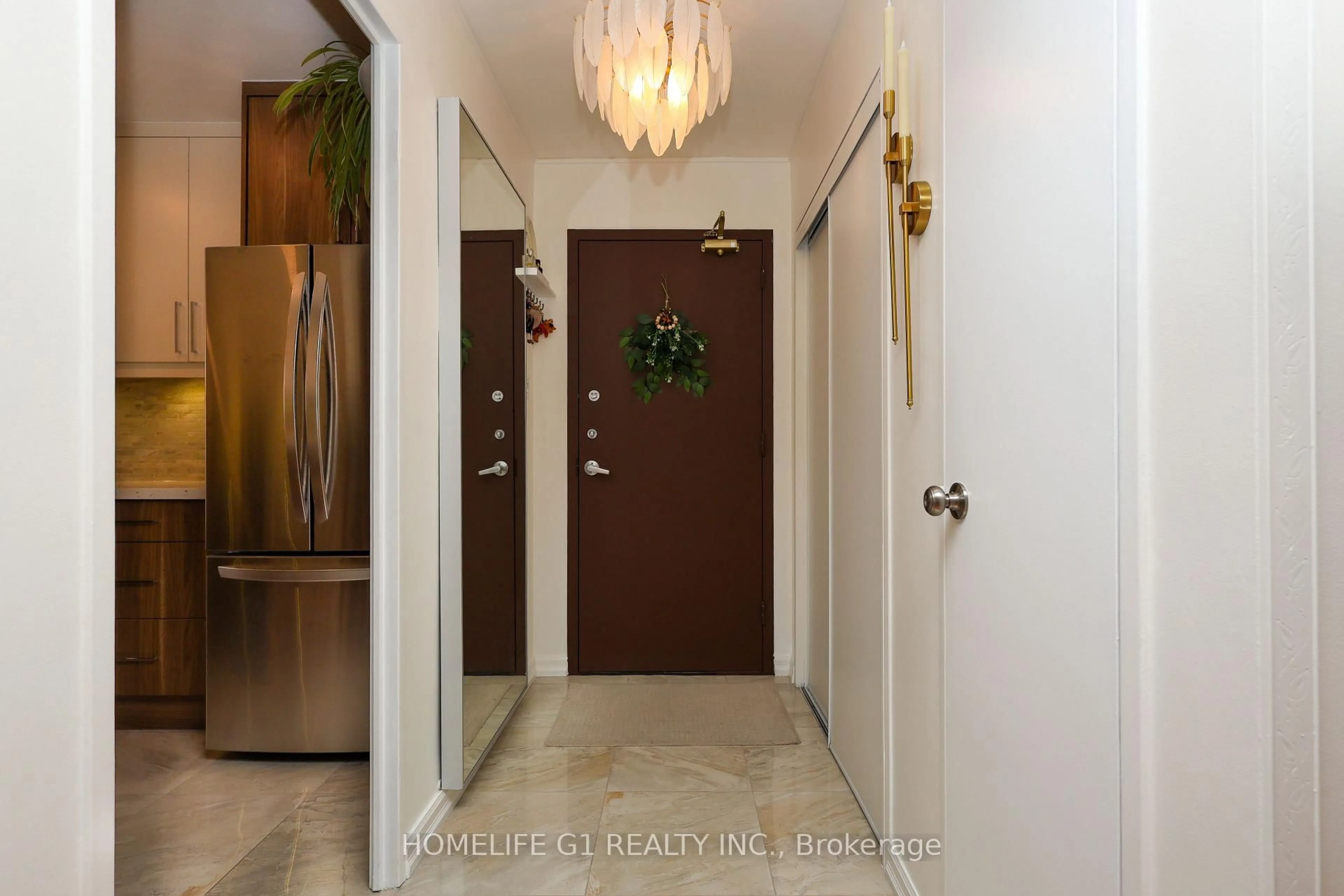 Indoor entryway for 44 Longbourne Dr #1203, Toronto Ontario M9R 2M7