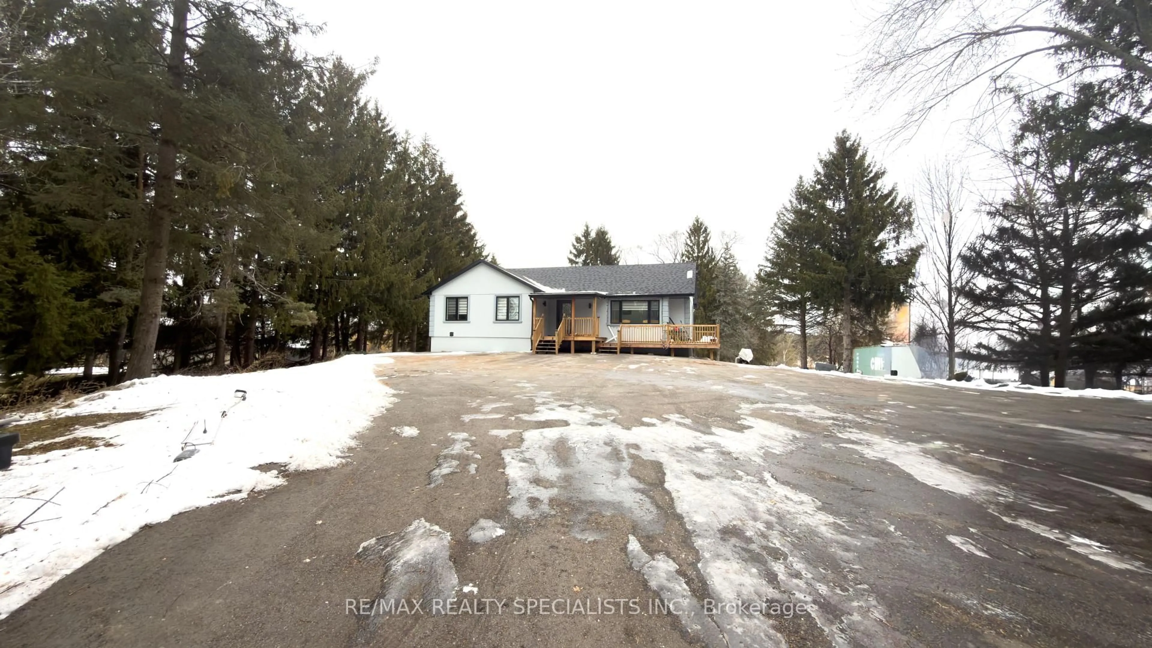A pic from outside/outdoor area/front of a property/back of a property/a pic from drone, street for 15553 The Gore Rd, Caledon Ontario L7E 0X3