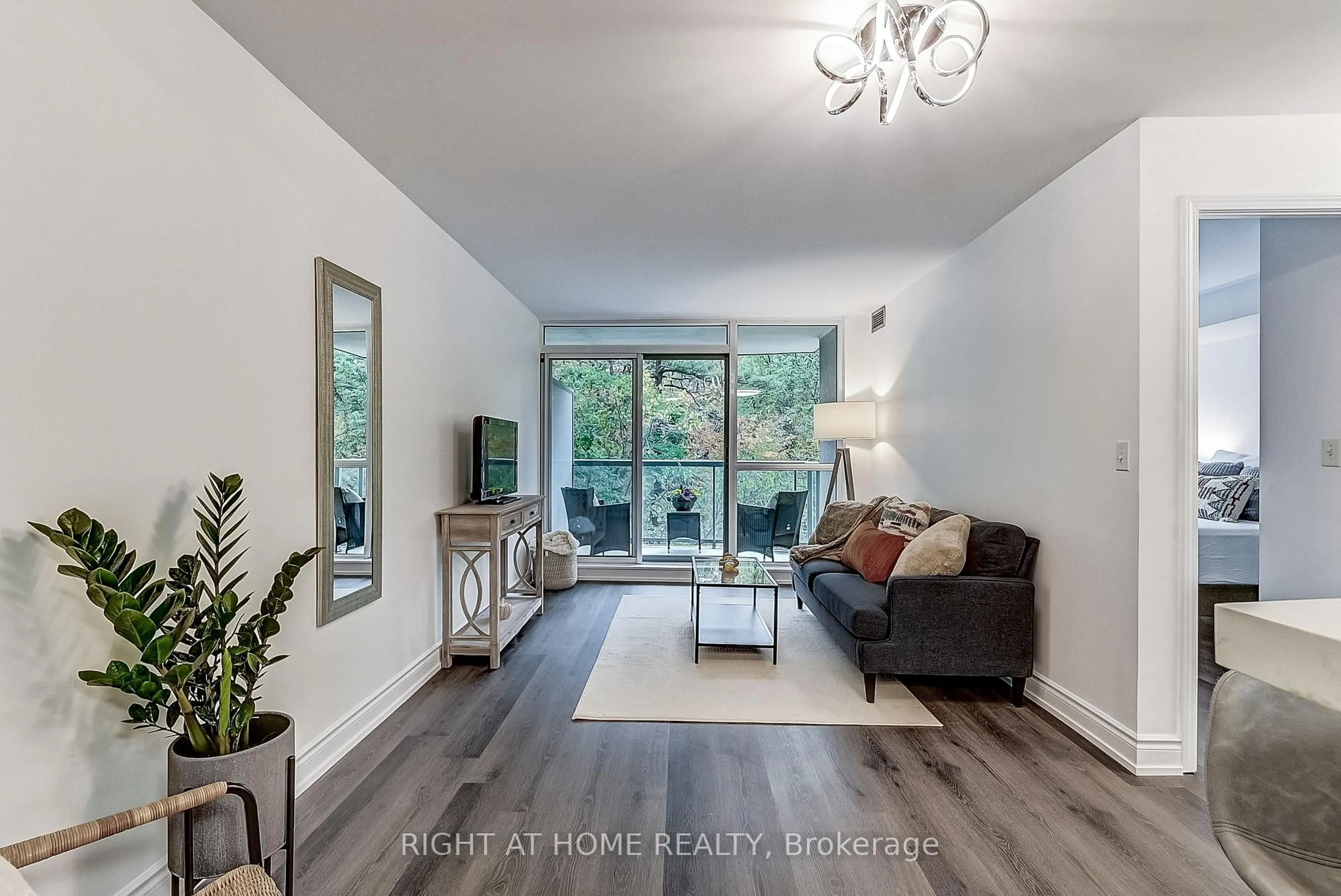 Living room with furniture, unknown for 2565 Erin Centre Blvd #508, Mississauga Ontario L5M 6Z8