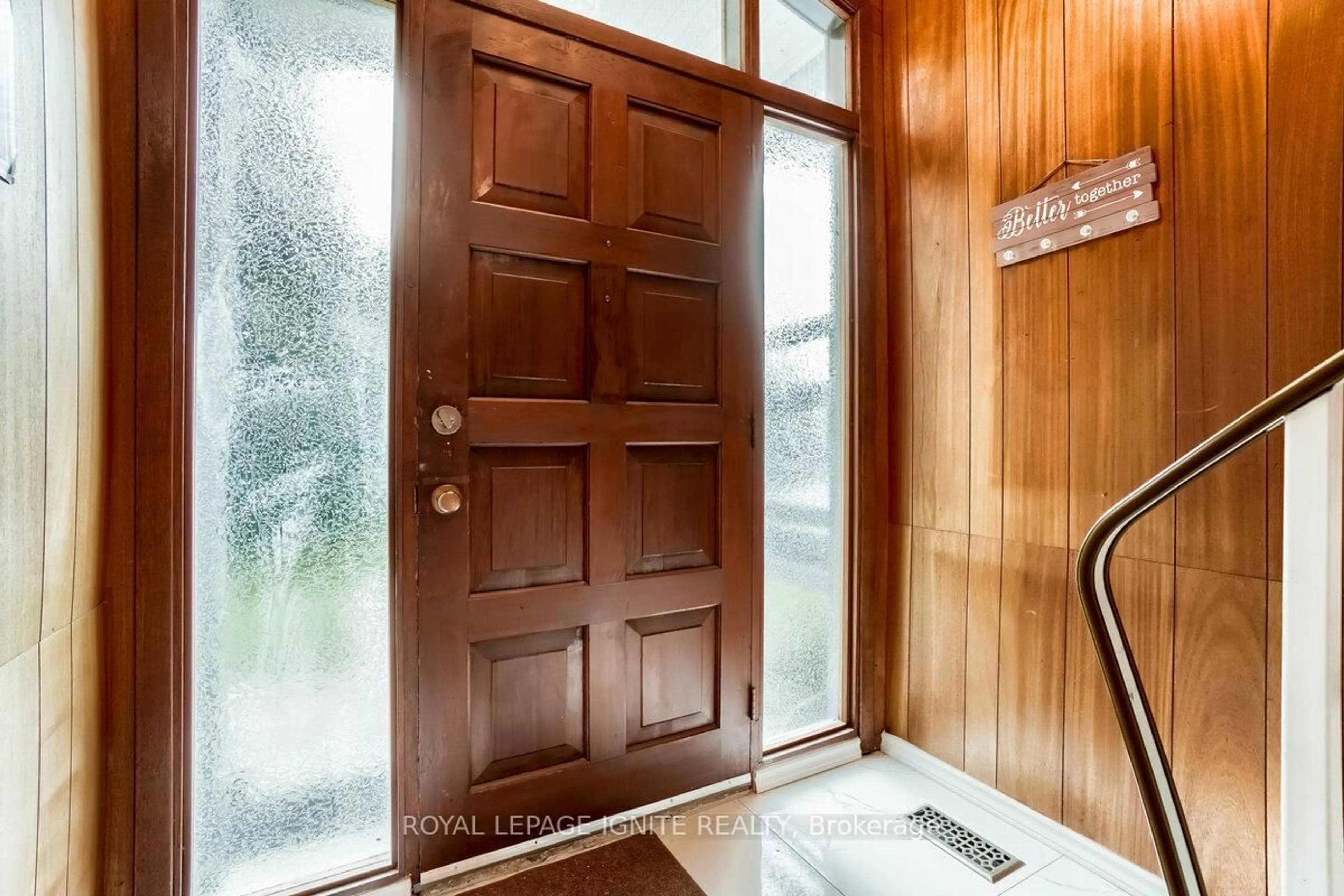 Indoor entryway for 5812 Beech Grve, Caledon Ontario L7K 0M7